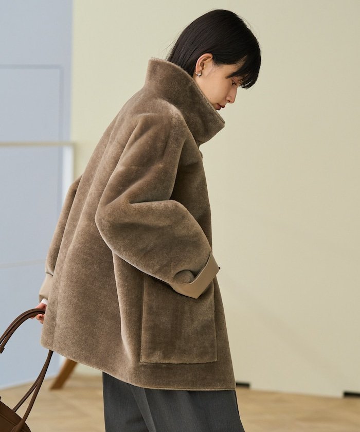 【フリークスストア/FREAK'S STORE】のファーボア スタンドコート/ファーコート 25AW インテリア・キッズ・メンズ・レディースファッション・服の通販 founy(ファニー) 　ファッション　Fashion　レディースファッション　Fashion for Women　アウター　Coat / Outerwear Collection　コート・ロングコート・ピーコート　Long Coats, Peacoats & More　2025年　2025　2025-2026秋冬・A/W　Autumn/Winter 2025–26 AW25–26　冬　Winter / This Winter　エレガント 上品　Elegant　スタンド　Stand Collar, Upright Stand　トレンド　Trend, Trending Now　リラックス　Relax, Relaxed Fit　A/W・秋冬　Autumn/Winter　ライトグレー|ID: prp329100004798451 ipo3291000000035132669