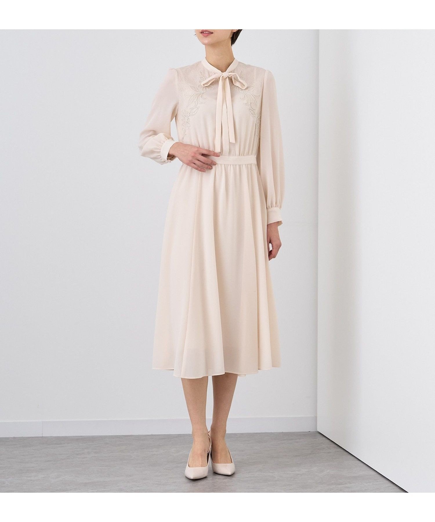 【アナイ/ANAYI】の【Eternal Line 2024】シアードビーレースボウタイ ワンピース 人気、トレンドファッション・服の通販 founy(ファニー) 　ファッション　Fashion　レディースファッション　Fashion for Women　ワンピース　Dresses　オケージョン　Occasion Wear　キャミソール　Camisole, Spaghetti Strap Top　スマート　Smart, Elegant　セットアップ　Set-Up, Coordinated Outfit　ドレス　Dress, One-Piece　パーティ　Party, Party Style　フェミニン　Feminine, Girly　フォーマル　Formal, Dressy　ペチコート　Petticoat, Underskirt　再入荷　Restock / Back in Stock　セレモニー　Ceremony　入学式　Entrance Ceremony　卒業式　Graduation Ceremony　結婚式　Wedding　ビジネス 仕事 通勤　Business / Work / Commuting　 other-1|ID: prp329100004798806 ipo3291000000034938421