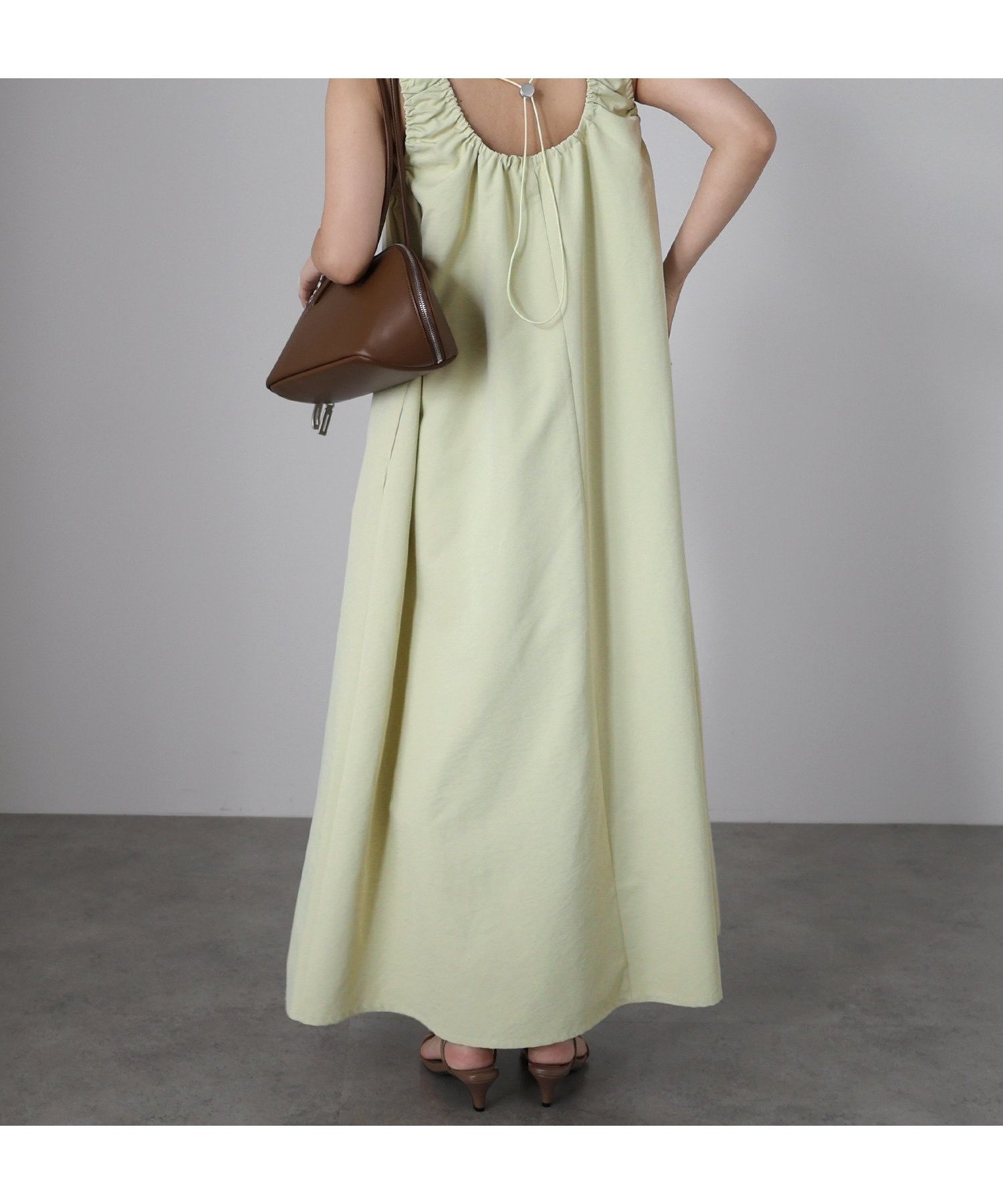 【アンドミー/andme】のバックオープン ノースリーブ ロング ワンピース インテリア・キッズ・メンズ・レディースファッション・服の通販 founy(ファニー) ファッション Fashion レディースファッション Fashion for Women ワンピース Dresses おすすめ Recommended / Our Picks ギャザー Gathered, Ruffled クラッシュ Distressed, Crashed Style ノースリーブ Sleeveless, No-Sleeve リゾート Resort, Vacation Style リラックス Relax, Relaxed Fit ロング Long, Long-Length ライム|ID: prp329100004798839 ipo3291000000034818347