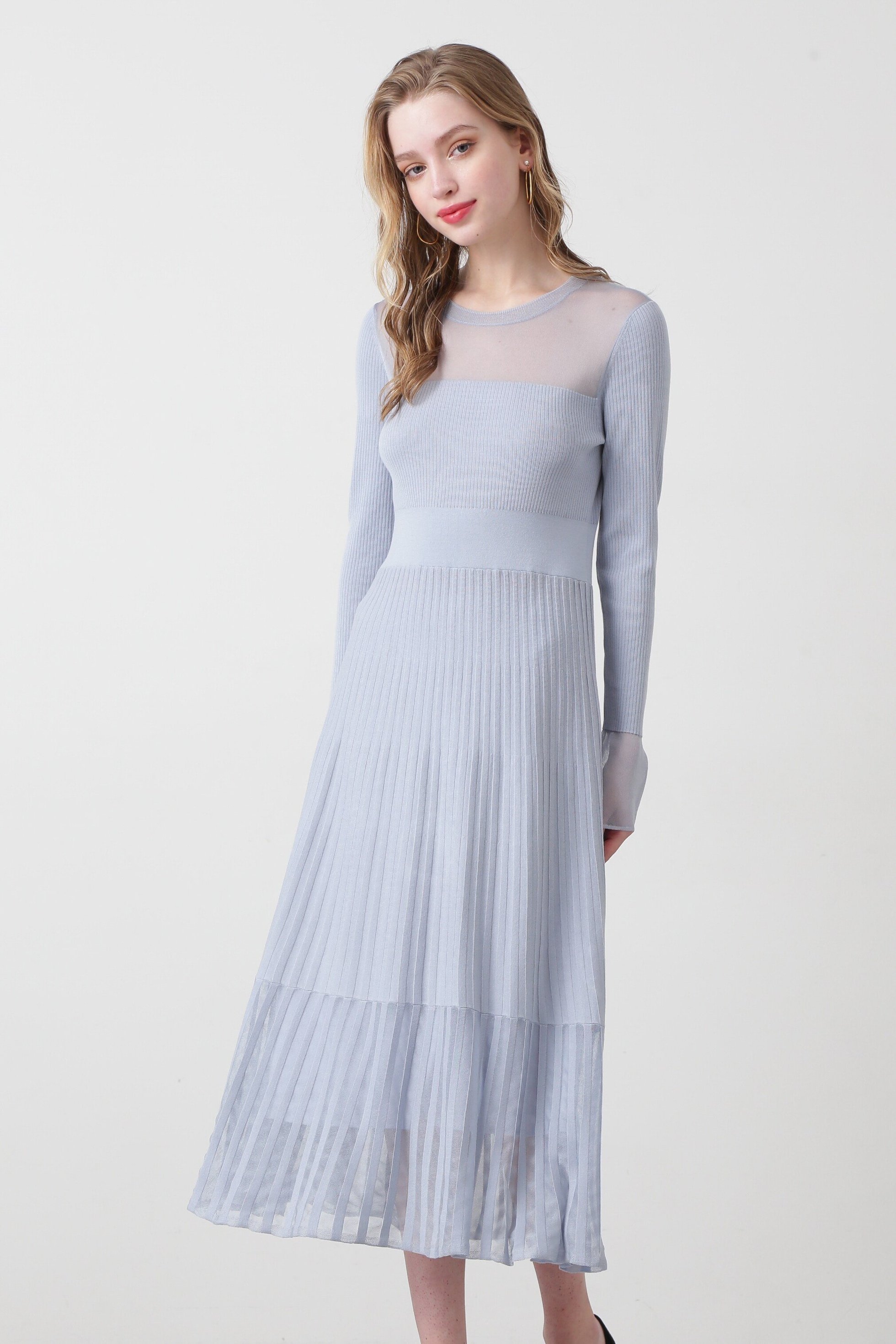 【ピンキーアンドダイアン/Pinky&Dianne】のシアーコンビフレアーニットワンピース インテリア・キッズ・メンズ・レディースファッション・服の通販 founy(ファニー) 　ファッション　Fashion　レディースファッション　Fashion for Women　ワンピース　Dresses　ニットワンピース　Knit Dresses　インナー　Innerwear　シアー　Sheer, See-Through　スタンダード　Standard, Basic　ストレッチ　Stretch, Stretchy Fabric　フィット　Fit, Slim Fit　プリーツ　Pleats, Pleated　ペチコート　Petticoat, Underskirt　サックスブルー2|ID: prp329100004798883 ipo3291000000034818575