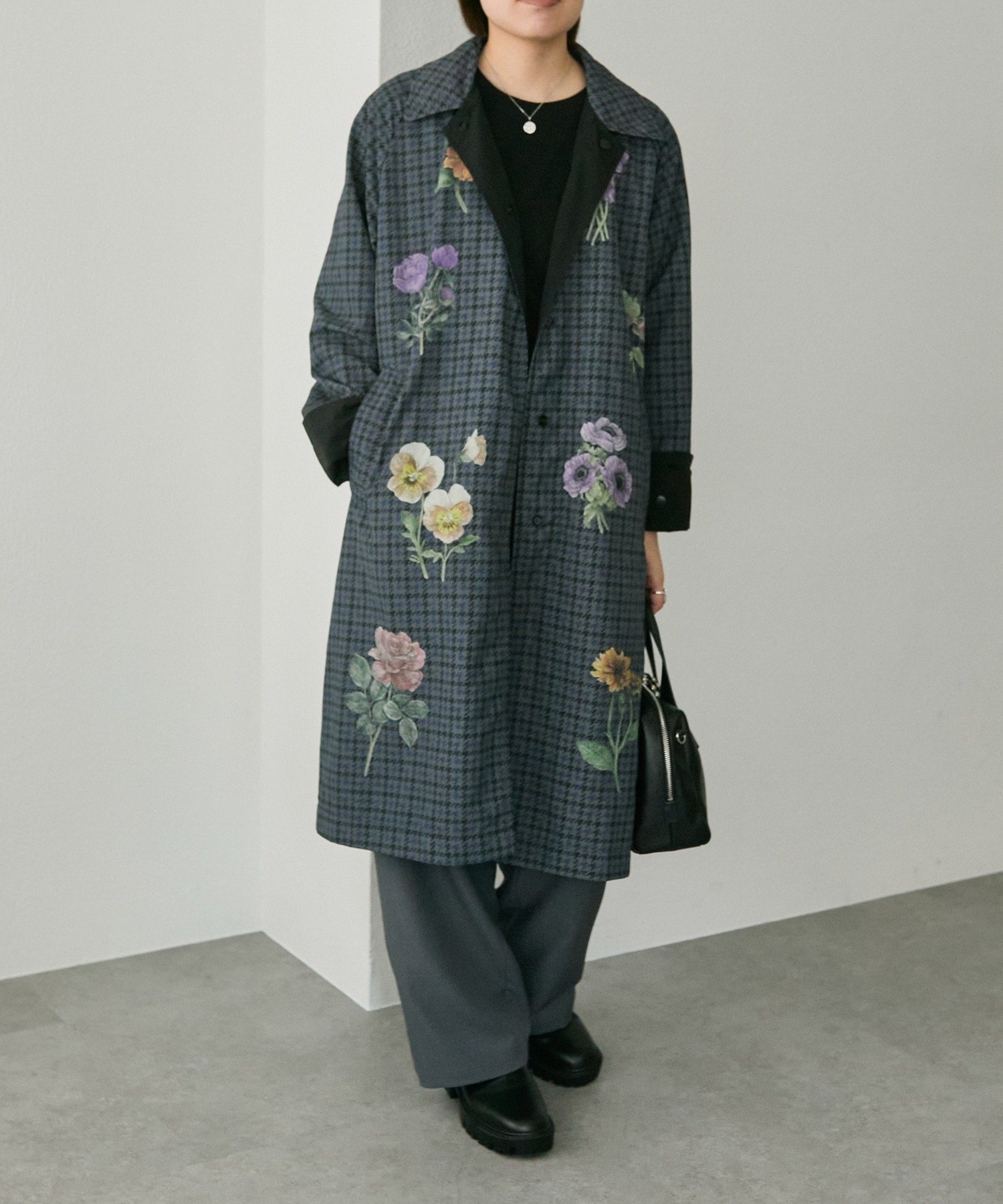 【イア パピヨネ/ear PAPILLONNER】の《撥水/手洗い可》sampo×earベスト付きリバーシブルコート インテリア・キッズ・メンズ・レディースファッション・服の通販 founy(ファニー) 　ファッション　Fashion　レディースファッション　Fashion for Women　アウター　Coat / Outerwear Collection　コート・ロングコート・ピーコート　Long Coats, Peacoats & More　クラシカル　Classical, Vintage-Inspired　コラボ　Collaboration, Collab　チェック　Check, Plaid, Tartan　人気　Popular, Best Seller　プリント　Print, Printed Pattern　ベスト　Vest, Waistcoat　ポケット　Pocket, Pocket Detail　防寒　Cold Protection, Winter-Ready　モダン　Modern, Contemporary　無地　Plain, Solid Color　リバーシブル　Reversible, Two-Sided　A/W・秋冬　Autumn/Winter　ブラック|ID: prp329100004799070 ipo3291000000035169572