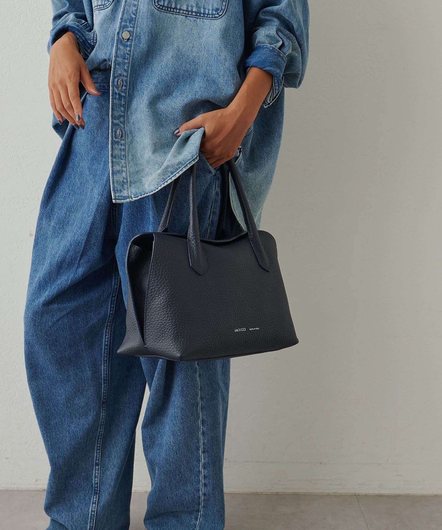 【イアクッチ/IACUCCI】のラーナ M ALCE 人気、トレンドファッション・服の通販 founy(ファニー) ファッション Fashion レディースファッション Fashion for Women イタリア Italy コレクション Collection, Seasonal Line ショルダー Shoulder, Shoulder Strap シンプル Simple, Minimal チャーム Charm, Pendant フォーマル Formal, Dressy ポーチ Pouch, Small Case マグネット Magnet, Magnetic Closure メタル Metal, Metal Parts A/W・秋冬 Autumn/Winter ビジネス 仕事 通勤 Business / Work / Commuting other-1|ID: prp329100004799141 ipo3291000000034924930