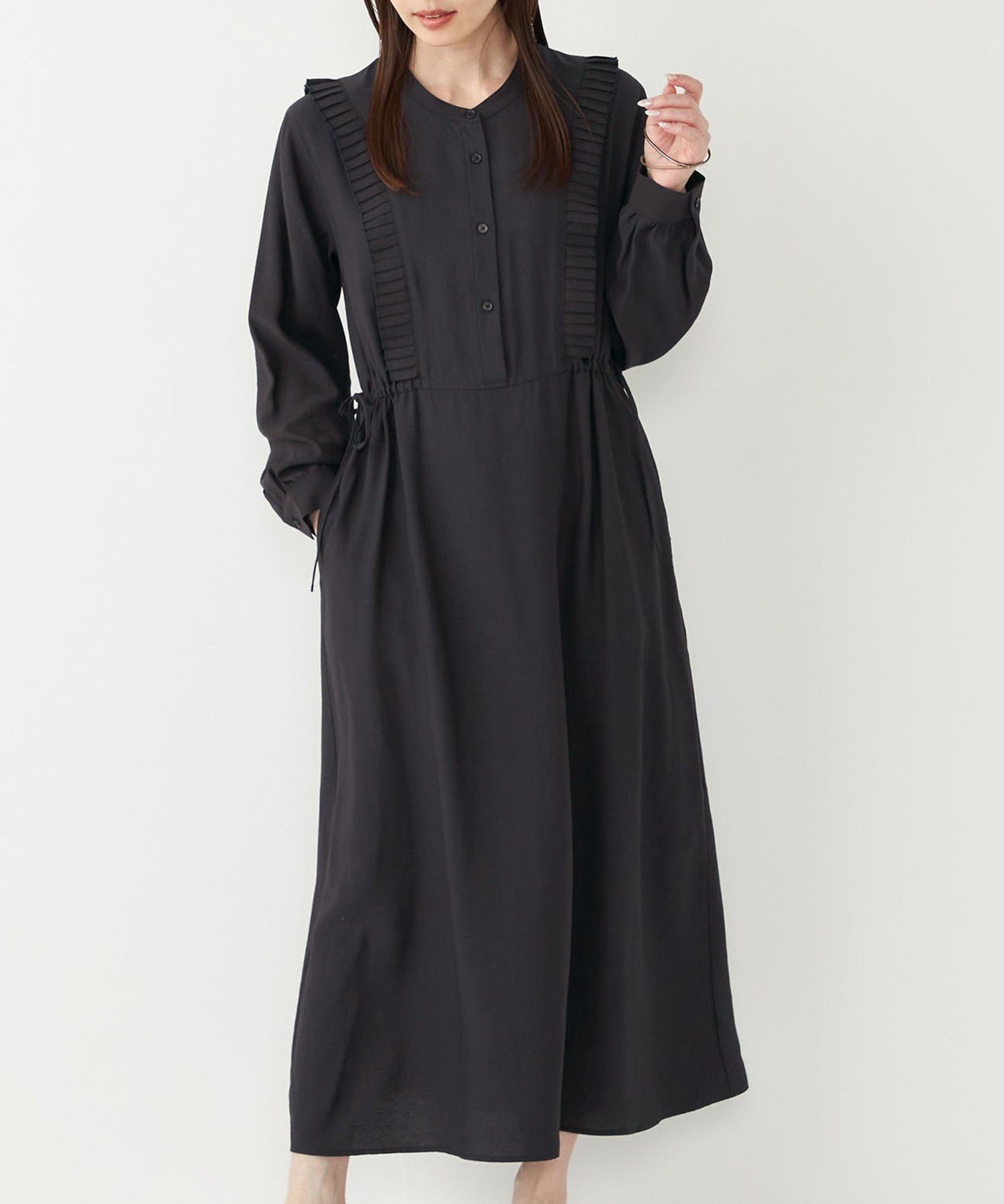 【シップス フォー ウィメン/SHIPS】のSHIPS Colors 手洗い可能 プリーツ デザイン ロングスリーブ ワンピース インテリア・キッズ・メンズ・レディースファッション・服の通販 founy(ファニー) 　ファッション　Fashion　レディースファッション　Fashion for Women　ワンピース　Dresses　ジャケット　Jacket, Outerwear　スリーブ　Sleeve, Long Sleeve / Short Sleeve　タートルネック　Turtleneck, High Neck　長袖　Long Sleeve, Full Sleeve　フィット　Fit, Slim Fit　フレア　Flare, Flared　フロント　Front, Front Design　プリーツ　Pleats, Pleated　メンズ　Men's, Menswear　リボン　Ribbon, Bow　ロング　Long, Long-Length　アウトレット　Outlet / Clearance　おすすめ　Recommended / Our Picks　エレガント 上品　Elegant　ビジネス 仕事 通勤　Business / Work / Commuting　2025年　2025　2025-2026秋冬・A/W　Autumn/Winter 2025–26 AW25–26　ネイビー|ID: prp329100004799189 ipo3291000000034883416