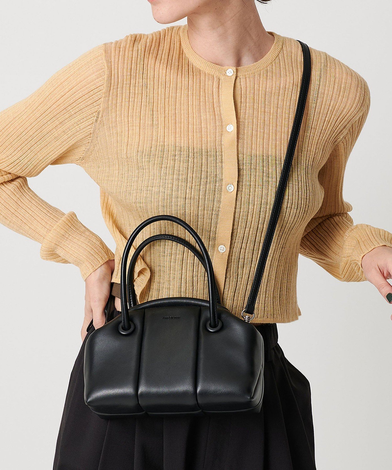 【ビューティ&ユース ユナイテッドアローズ/BEAUTY&YOUTH / UNITED ARROWS】のADD CULUMN PUFF CLASP BOSTON/2WAY ボストンバッグ インテリア・キッズ・メンズ・レディースファッション・服の通販 founy(ファニー) 　ファッション　Fashion　レディースファッション　Fashion for Women　バッグ　Bags　クラシカル　Classical, Vintage-Inspired　スウェット / スエット　Sweatshirt, Sweatwear　デニム　Denim, Jeans Material　フォルム　Silhouette, Form　フォーマル　Formal, Dressy　ベーシック　Basic, Essential　ボストンバッグ　Boston Bag, Retro Bag　モダン　Modern, Contemporary　BLACK|ID: prp329100004799216 ipo3291000000034878667