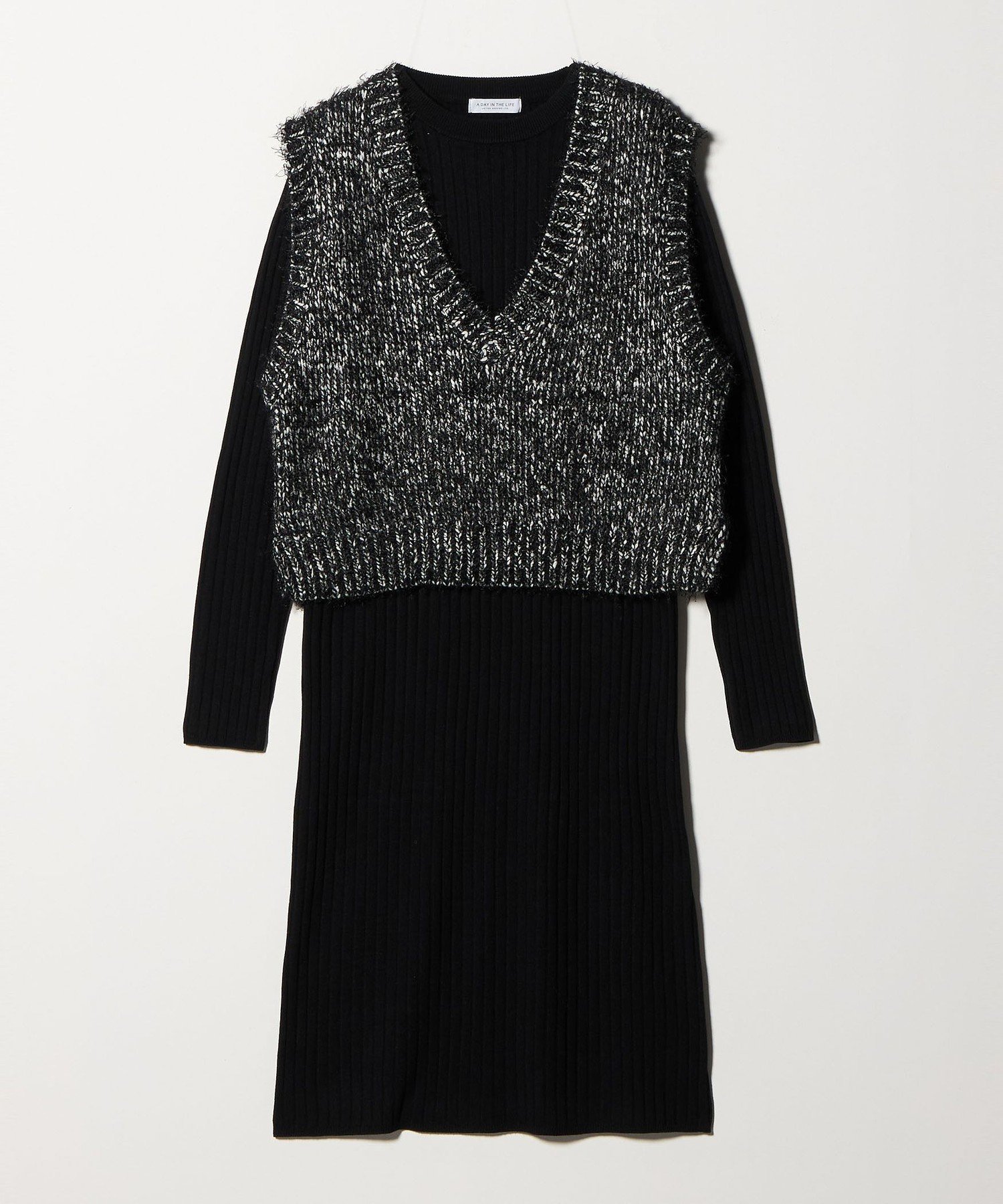 【ユナイテッドアローズ/UNITED ARROWS】のVネックベスト+リブワンピース A DAY IN THE LIFE インテリア・キッズ・メンズ・レディースファッション・服の通販 founy(ファニー) ファッション Fashion レディースファッション Fashion for Women アウター Coat / Outerwear Collection 今季 This Season, Current Season シンプル Simple, Minimal スニーカー Sneakers, Trainers トレンド Trend, Trending Now ネックレス Necklace, Pendant Necklace バランス Balance, Style Balance フラット Flat, Flat Shoes ベスト Vest, Waistcoat ミドル Middle Length, Mid Height ロング Long, Long-Length ワイドリブ Wide Rib, Wide Ribbed Knit アウトレット Outlet / Clearance ビジネス 仕事 通勤 Business / Work / Commuting BLACK|ID: prp329100004799222 ipo3291000000034820548