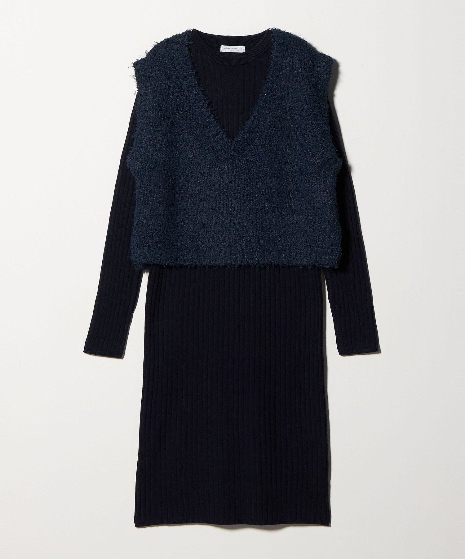 【ユナイテッドアローズ/UNITED ARROWS】のVネックベスト+リブワンピース A DAY IN THE LIFE インテリア・キッズ・メンズ・レディースファッション・服の通販 founy(ファニー) ファッション Fashion レディースファッション Fashion for Women アウター Coat / Outerwear Collection 今季 This Season, Current Season シンプル Simple, Minimal スニーカー Sneakers, Trainers トレンド Trend, Trending Now ネックレス Necklace, Pendant Necklace バランス Balance, Style Balance フラット Flat, Flat Shoes ベスト Vest, Waistcoat ミドル Middle Length, Mid Height ロング Long, Long-Length ワイドリブ Wide Rib, Wide Ribbed Knit アウトレット Outlet / Clearance ビジネス 仕事 通勤 Business / Work / Commuting NAVY|ID: prp329100004799222 ipo3291000000034820550