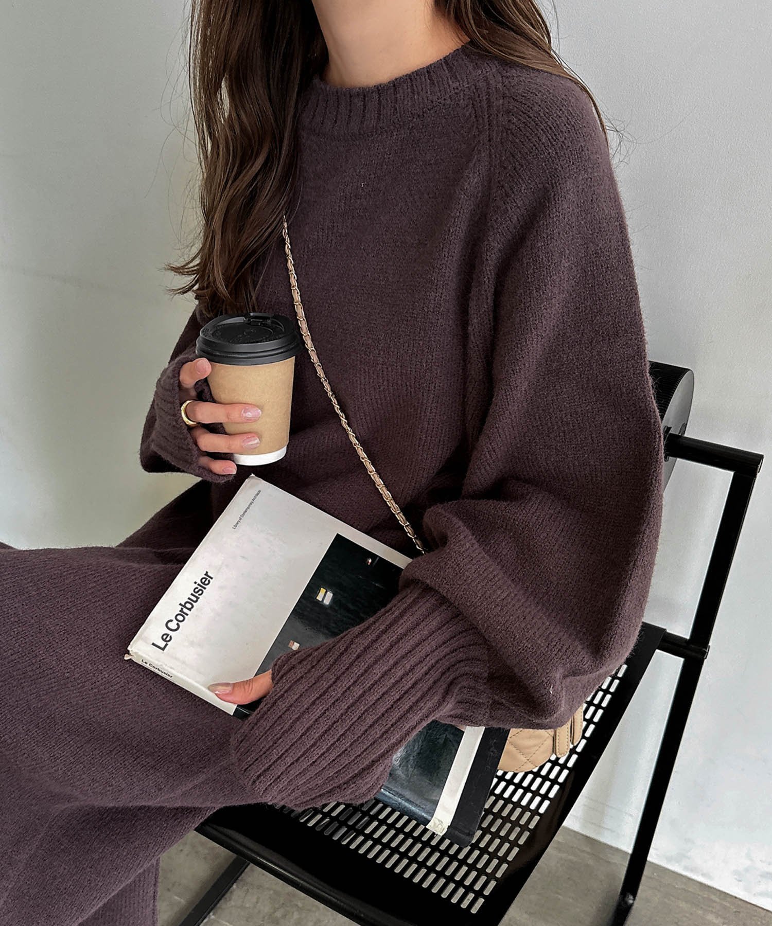 【アンドミー/andme】の指穴 サムホール ボリューム袖 ニット ワンピース インテリア・キッズ・メンズ・レディースファッション・服の通販 founy(ファニー) 　ファッション　Fashion　レディースファッション　Fashion for Women　ワンピース　Dresses　ニットワンピース　Knit Dresses　アクリル　Acrylic Material　スリット　Slit, Slit Detail　ロング　Long, Long-Length　おすすめ　Recommended / Our Picks　ブラウン|ID: prp329100004799233 ipo3291000000034872312