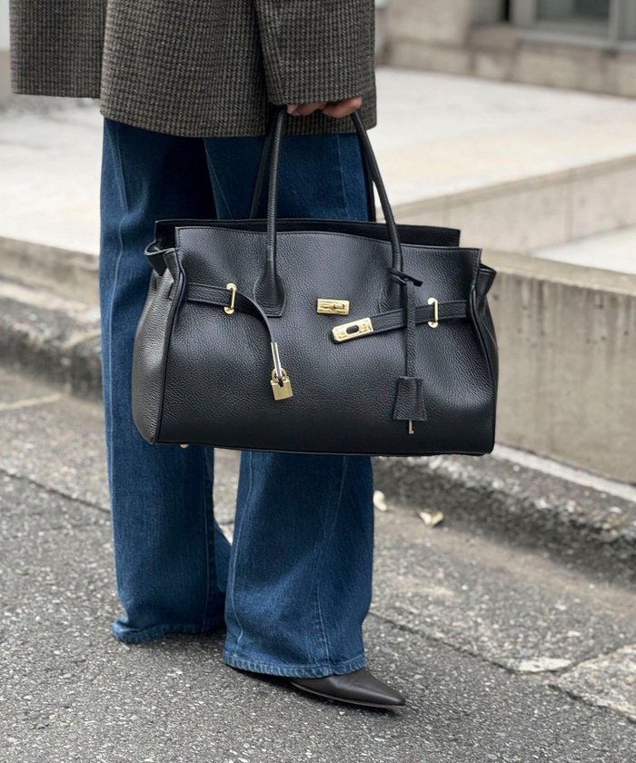 【ノーリーズ/NOLLEY'S】のひねりベルトレザートートバッグ インテリア・キッズ・メンズ・レディースファッション・服の通販 founy(ファニー) https://founy.com/ ファッション Fashion レディースファッション Fashion for Women バッグ Bags ベルト&ウエストマーク Belts & Waist Accessories シンプル Simple, Minimal ジップ Zip, Zipper スマート Smart, Elegant 財布 Wallet, Purse フォルム Silhouette, Form ポケット Pocket, Pocket Detail ポーチ Pouch, Small Case おすすめ Recommended / Our Picks エレガント 上品 Elegant ビジネス 仕事 通勤 Business / Work / Commuting |ID: prp329100004799260 ipo3291000000034820746