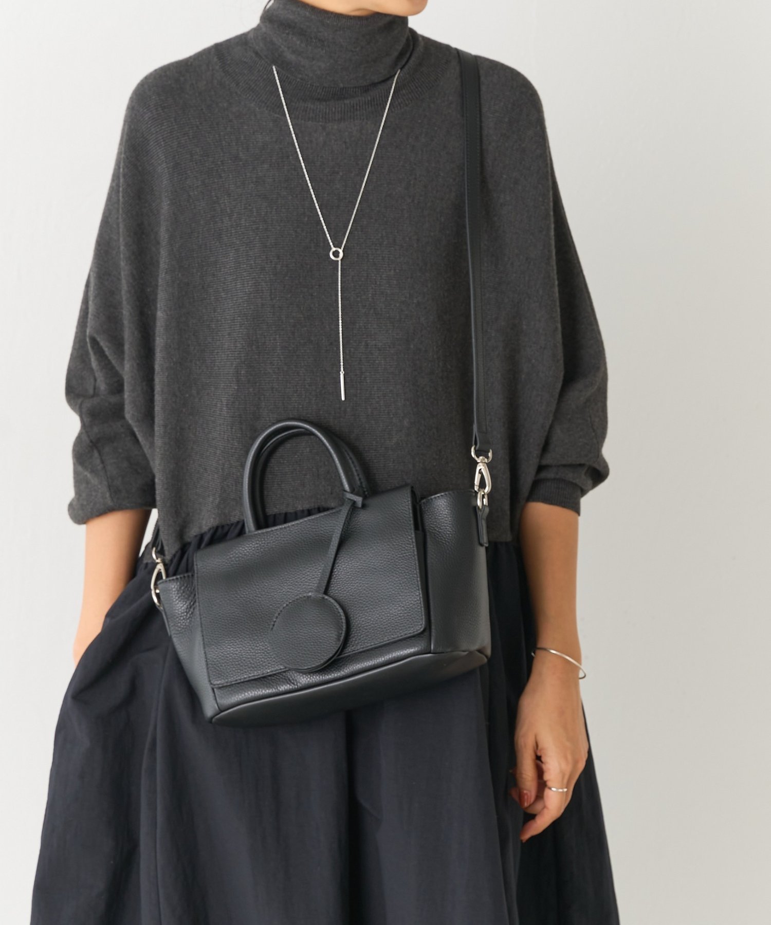 【ビアズリー/BEARDSLEY】のミニハンドバッグ インテリア・キッズ・メンズ・レディースファッション・服の通販 founy(ファニー) 　ファッション　Fashion　レディースファッション　Fashion for Women　バッグ　Bags　クラシカル　Classical, Vintage-Inspired　傘　Umbrella, Parasol　ショルダー　Shoulder, Shoulder Strap　スマート　Smart, Elegant　スリット　Slit, Slit Detail　チャーム　Charm, Pendant　ドット　Polka Dot, Dot Pattern　フラップ　Flap, Flap Pocket　ボストン　Boston　ポケット　Pocket, Pocket Detail　マグネット　Magnet, Magnetic Closure　再入荷　Restock / Back in Stock　ブラック|ID: prp329100004799273 ipo3291000000034884438