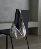 【ラシット/russet】のソフトレザーラウンドショルダーバッグ silver 人気、トレンドファッション・服の通販 founy(ファニー) ファッション Fashion レディースファッション Fashion for Women ショルダー Shoulder, Shoulder Strap シルバー Silver, Metallic Silver シンプル Simple, Minimal トレンド Trend, Trending Now 人気 Popular, Best Seller ハーフ Half, Half-Length フィット Fit, Slim Fit フォルム Silhouette, Form ベーシック Basic, Essential ポケット Pocket, Pocket Detail メタリック Metallic, Shiny Finish モダン Modern, Contemporary 日本製 Made In Japan 旅行 Travel エレガント 上品 Elegant thumbnail シルバー|ID: prp329100004799302 ipo3291000000034821007