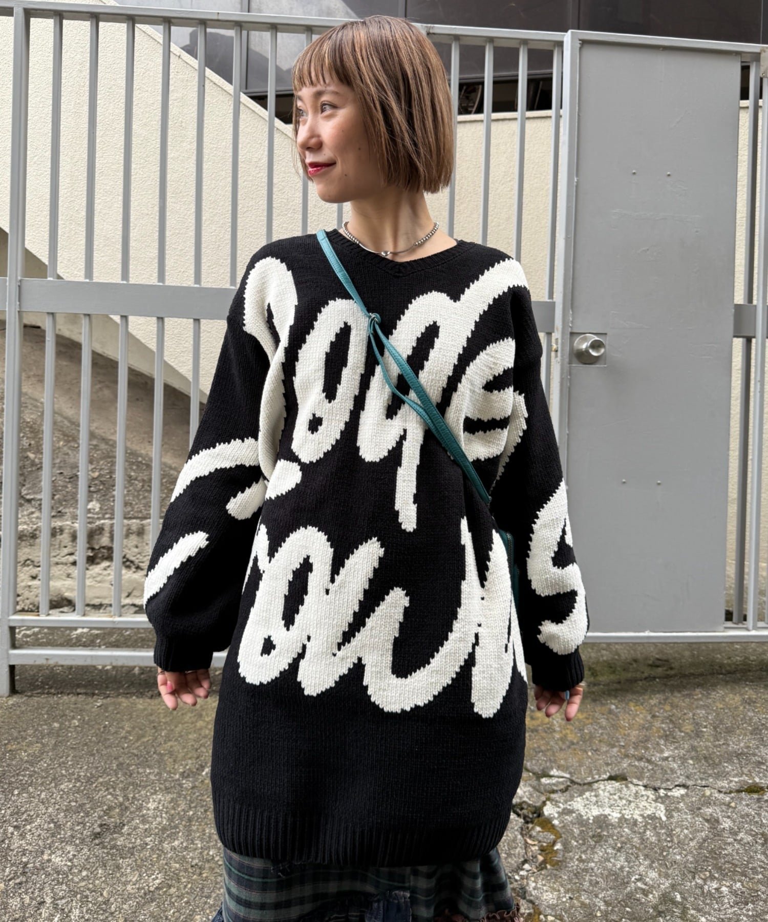 【ロデオクラウンズワイドボウル/RODEO CROWNS WIDE BOWL】のロゴ2WAYモールニットワンピース インテリア・キッズ・メンズ・レディースファッション・服の通販 founy(ファニー) 　ファッション　Fashion　レディースファッション　Fashion for Women　ワンピース　Dresses　ニットワンピース　Knit Dresses　おすすめ　Recommended / Our Picks　グラフィック　Graphic, Graphic Design　デニム　Denim, Jeans Material　フロント　Front, Front Design　ボトム　Bottoms, Lower Wear　BLK|ID: prp329100004799306 ipo3291000000034938960