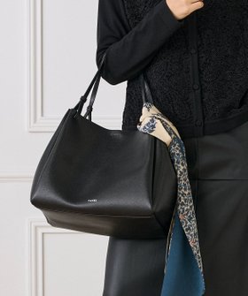 【イネド/INED】のSOFT SHRINK レザートートバッグ《YAHKI》 人気、トレンドファッション・服の通販 founy(ファニー) ファッション Fashion レディースファッション Fashion for Women バッグ Bags コレクション Collection, Seasonal Line シンプル Simple, Minimal スマート Smart, Elegant トレンド Trend, Trending Now バランス Balance, Style Balance フィット Fit, Slim Fit フォルム Silhouette, Form ベーシック Basic, Essential ポーチ Pouch, Small Case モダン Modern, Contemporary ラップ Wrap, Wrap Design |ID:prp329100004799310