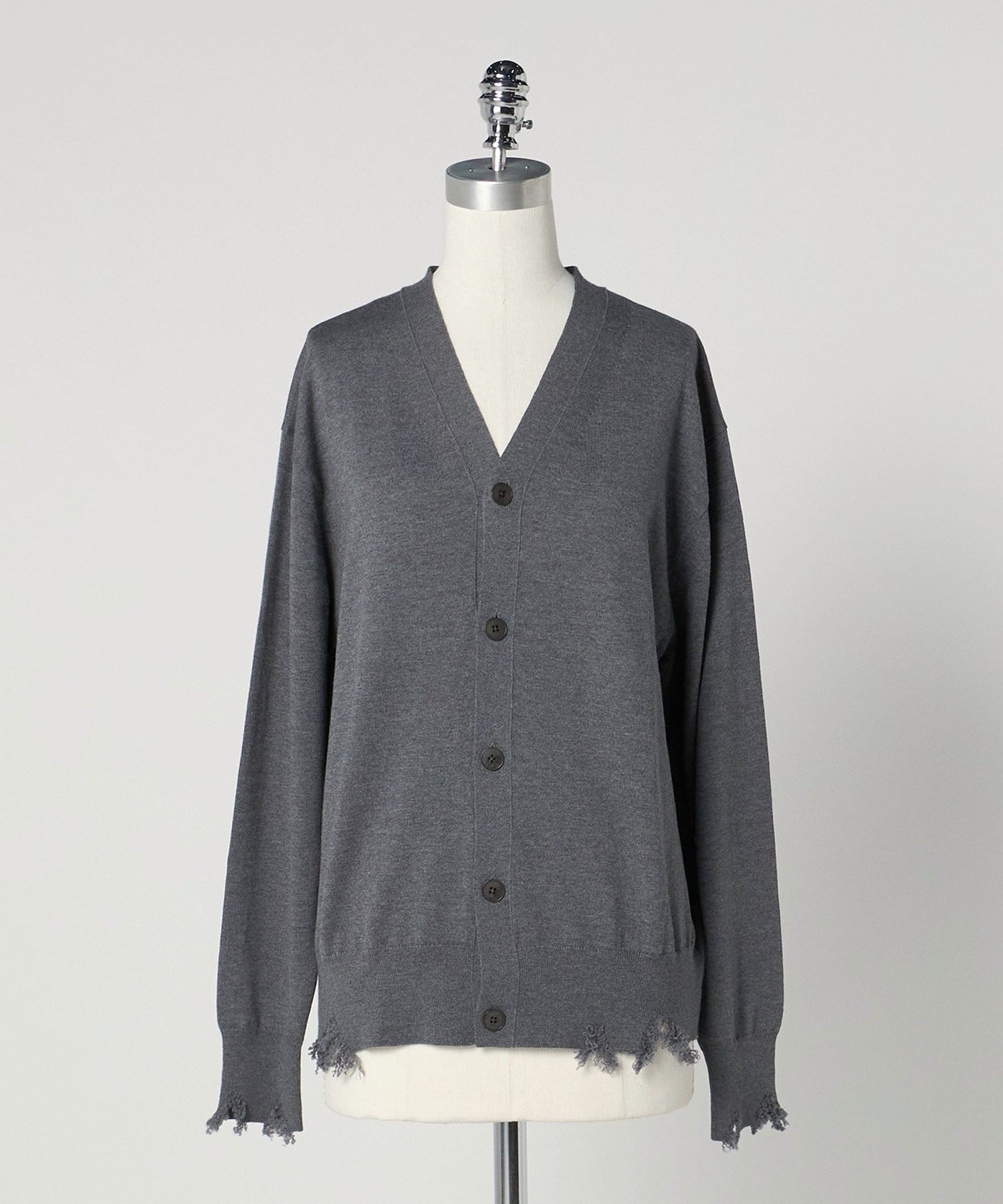 【ユナイテッドアローズ/UNITED ARROWS】のLOEFF ダメージ Vネック カーディガン UNISEX 人気、トレンドファッション・服の通販 founy(ファニー) 　ファッション　Fashion　レディースファッション　Fashion for Women　トップス・カットソー　Cut & Sew Tops　カーディガン・羽織り　Layered Style Cardigans　Vネックトップス　V-Neck Tops / V-Cut Neckline Shirts　カーディガン　Cardigan, Knitwear　ダメージ　Distressed, Destroyed　メンズ　Men's, Menswear　ユニセックス　Unisex, Genderless　エレガント 上品　Elegant　 other-1|ID: prp329100004799311 ipo3291000000034821064