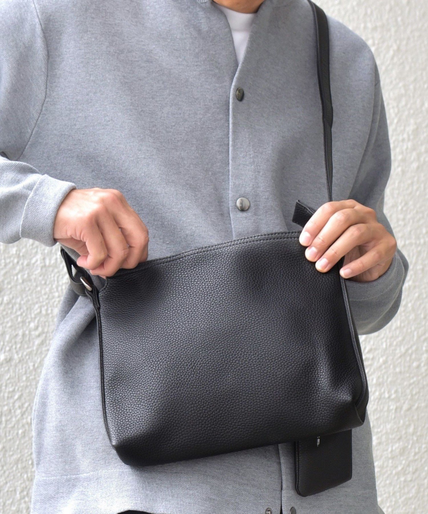 【シップス フォー ウィメン/SHIPS】のSHIPS any スプリット レザー ミディアム ショルダーバッグ (カードケース付き) インテリア・キッズ・メンズ・レディースファッション・服の通販 founy(ファニー) 　ファッション　Fashion　レディースファッション　Fashion for Women　カードケース/名刺入れ　Card Holders & Business Cases　コンパクト　Compact, Small Size　シンプル　Simple, Minimal　ポケット　Pocket, Pocket Detail　エレガント 上品　Elegant　ブラック|ID: prp329100004799352 ipo3291000000034892017