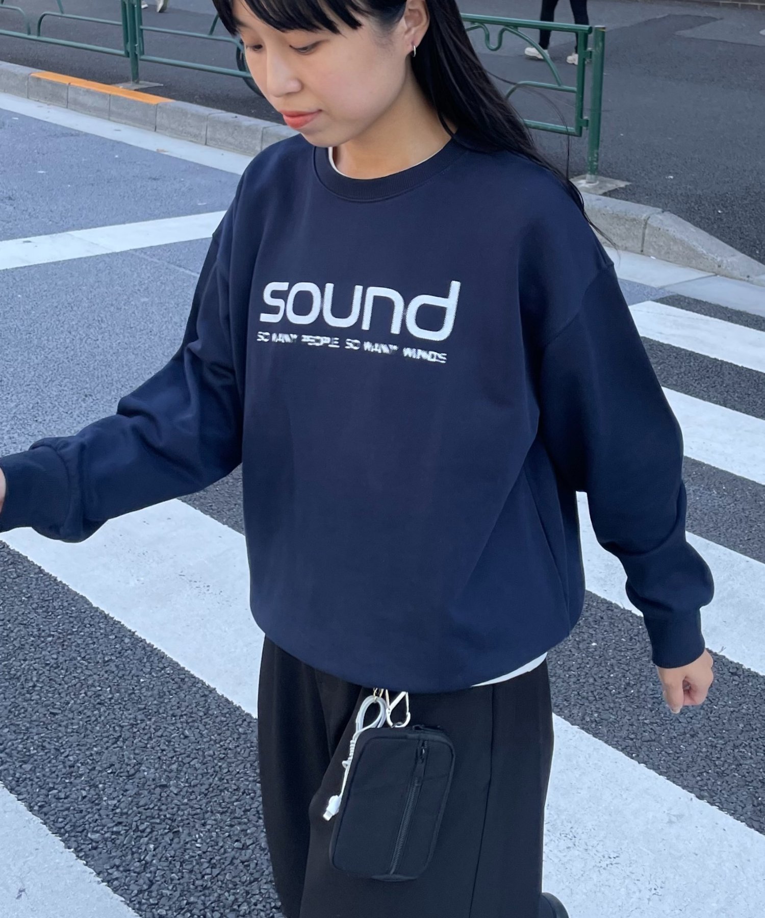 【コロニートゥーワンスリーナイン/COLONY 2139】の【LEI企画 / WEB限定】裏毛SOUNDロゴプルオーバー インテリア・キッズ・メンズ・レディースファッション・服の通販 founy(ファニー) ファッション Fashion レディースファッション Fashion for Women トップス・カットソー Cut & Sew Tops カジュアルプルオーバー・ニットトップス Pullovers & Knit Tops / Casual Pullovers ヴィンテージ Vintage Style プリント Print, Printed Pattern ルーズ Loose, Oversized 再入荷 Restock / Back in Stock ネイビー|ID: prp329100004799515 ipo3291000000034878649