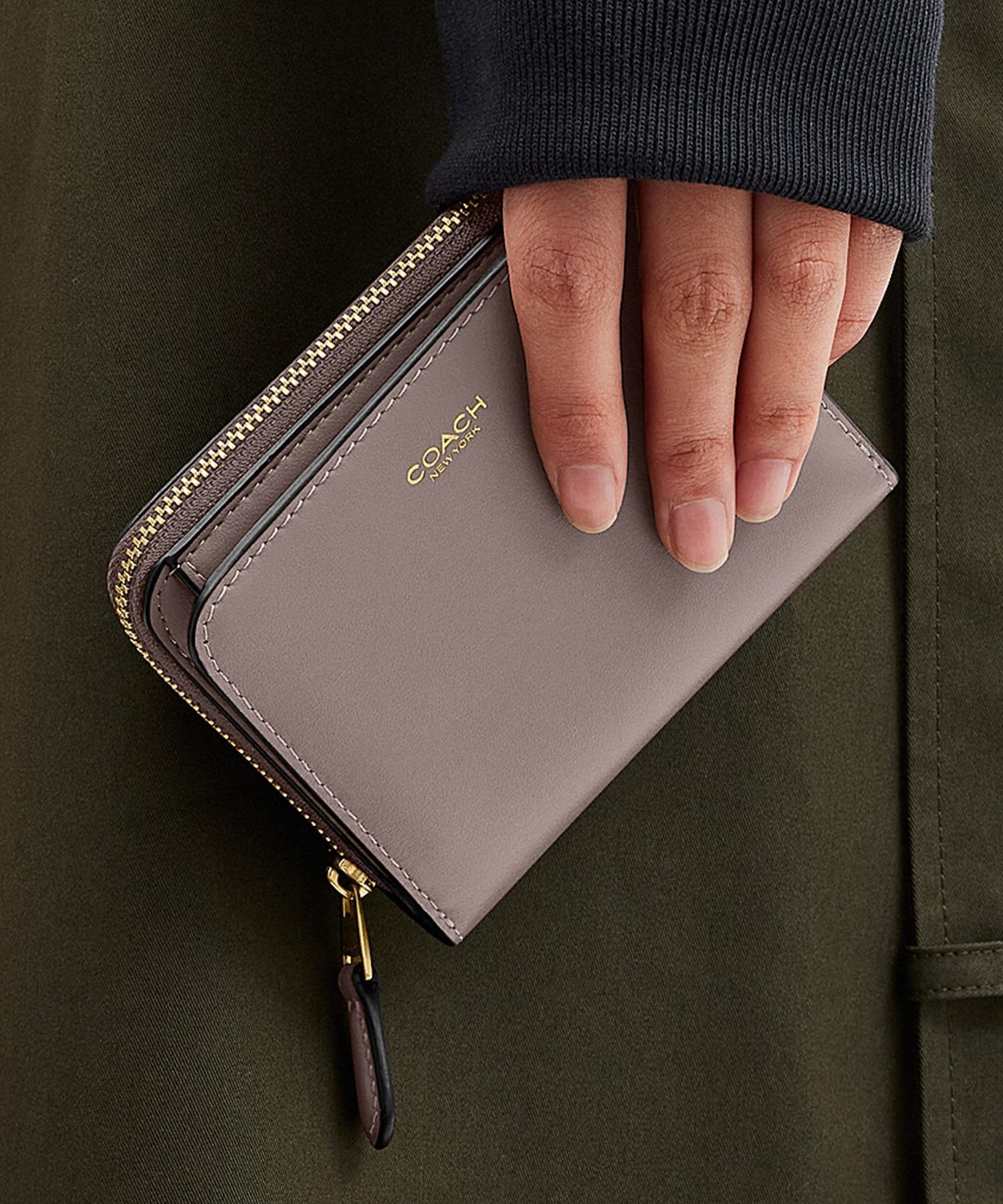 【コーチ/COACH】のニューヨーク ビルフォールド ウォレット 人気、トレンドファッション・服の通販 founy(ファニー) 　ファッション　Fashion　レディースファッション　Fashion for Women　ウォレット　Wallet　軽量　Lightweight, Ultra Light　ジップ　Zip, Zipper　財布　Wallet, Purse　ニューヨーク　New York, NYC Style　ポケット　Pocket, Pocket Detail　モダン　Modern, Contemporary　ギフト プレゼント　Gift / Present　 other-1|ID: prp329100004799570 ipo3291000000035094415