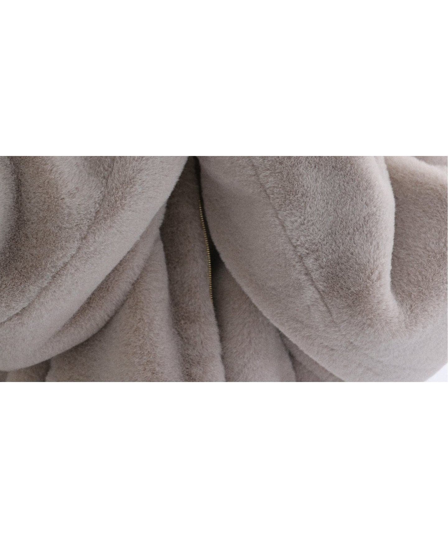 【ラ トータリテ/La TOTALITE】のTATRAS/タトラス BARBRA ファーブルゾン 人気、トレンドファッション・服の通販 founy(ファニー) ファッション Fashion レディースファッション Fashion for Women アウター Coat / Outerwear Collection ブルゾンジャケット・スポーティアウター Blouson Jackets イタリア Italy インナー Innerwear コレクション Collection, Seasonal Line コンパクト Compact, Small Size ダウン Down, Puffer バランス Balance, Style Balance パッチ Patch, Appliqué ブルゾン Blouson, Bomber Jacket 防寒 Cold Protection, Winter-Ready ミラノ Milano Style, Italian-Inspired リュクス Luxury, Elegant, High-End, Chic ロング Long, Long-Length ワイド Wide, Wide Fit A/W・秋冬 Autumn/Winter other-1|ID: prp329100004799673 ipo3291000000034823133