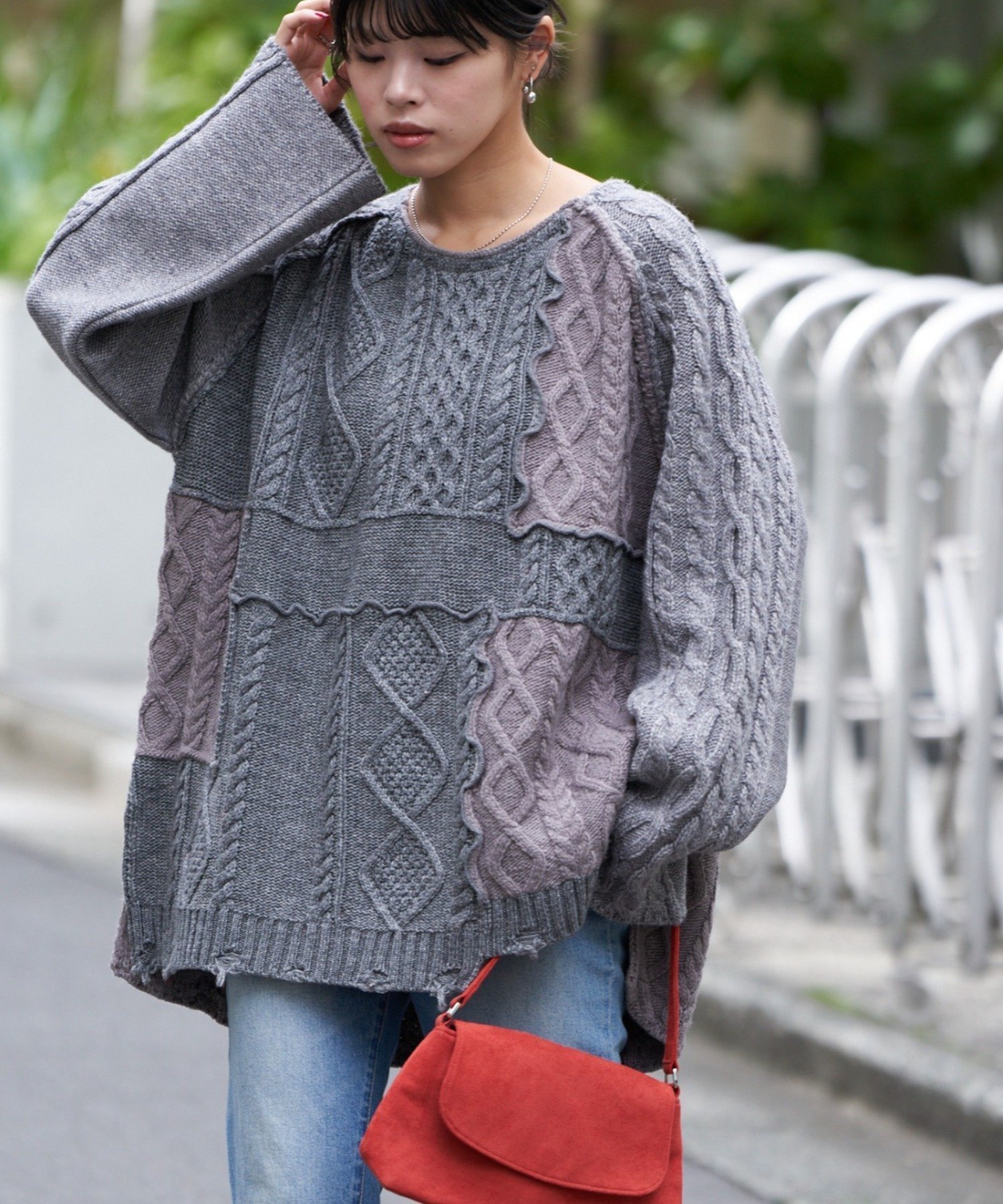 【チャオパニックティピー/CIAOPANIC TYPY】の【etsinta/エシンタ】リメイクオーバーラムニット インテリア・キッズ・メンズ・レディースファッション・服の通販 founy(ファニー) ファッション Fashion レディースファッション Fashion for Women トップス・カットソー Cut & Sew Tops ニット Knit Tops & Sweaters インナー Innerwear カットソー Cut and Sewn Top デニム Denim, Jeans Material パッチワーク Patchwork, Mixed Fabric ベスト Vest, Waistcoat ミックス Mix, Mixed Style おすすめ Recommended / Our Picks グレー|ID: prp329100004799687 ipo3291000000034823190