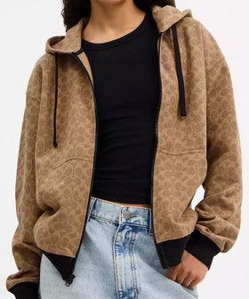 【コーチ/COACH】の【公式】オール オーバー シグネチャー ジップ フーディー 人気、トレンドファッション・服の通販 founy(ファニー) ファッション Fashion レディースファッション Fashion for Women アウトレット Outlet / Clearance シューズ Shoes, Footwear ジップ Zip, Zipper フロント Front, Front Design ポケット Pocket, Pocket Detail 洗える Machine Washable 財布 Wallet, Purse |ID:prp329100004799694