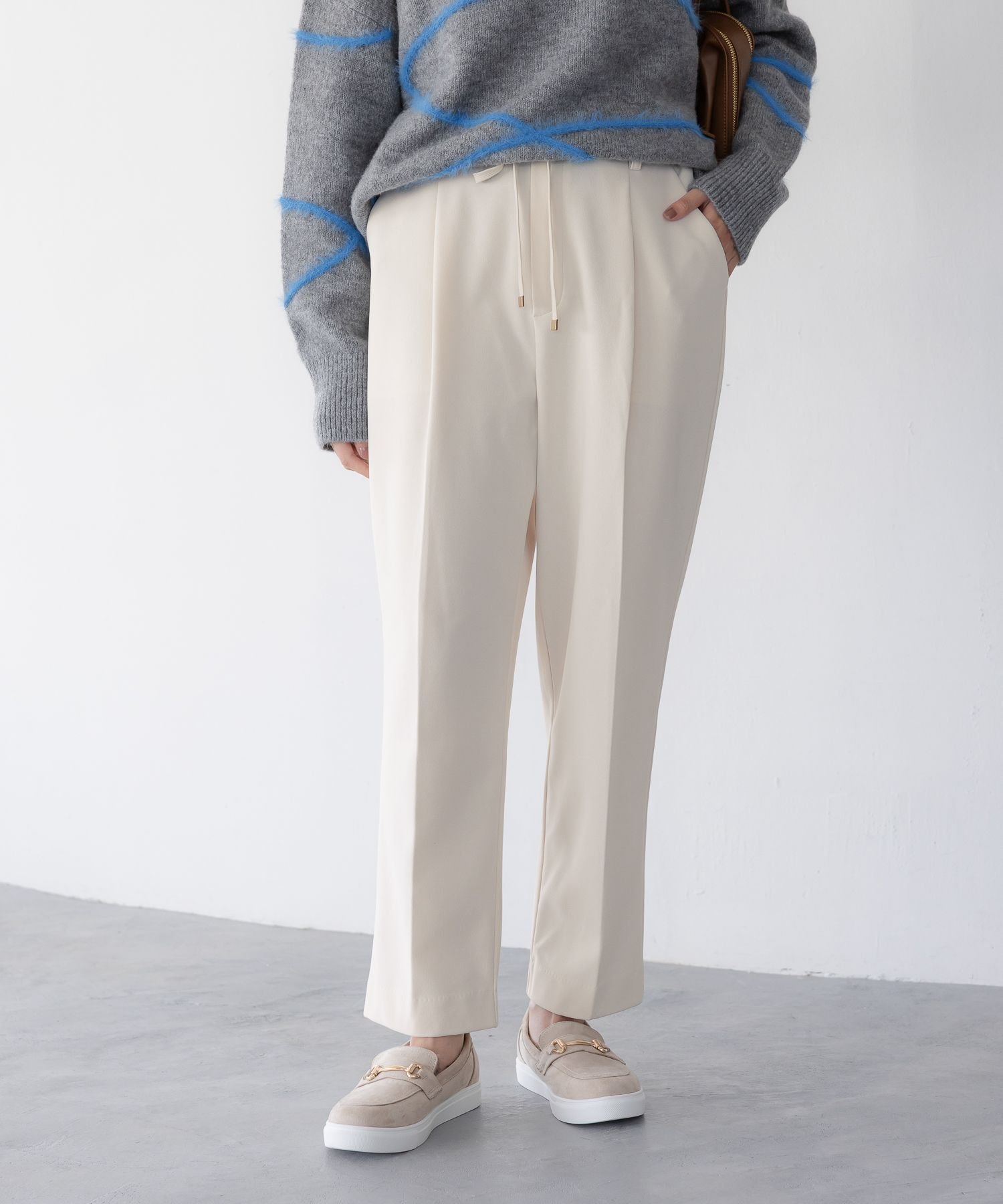 【エルーラ/Elura】のサマ見えあったかテーパードパンツ 低身長サイズあり /593422 インテリア・キッズ・メンズ・レディースファッション・服の通販 founy(ファニー) ファッション Fashion レディースファッション Fashion for Women パンツ Pants & Trousers カットソー Cut and Sewn Top リラックス Relax, Relaxed Fit エレガント 上品 Elegant 冬 Winter / This Winter 定番 Standard, Basic Item ホワイト02|ID: prp329100004799711 ipo3291000000034823320