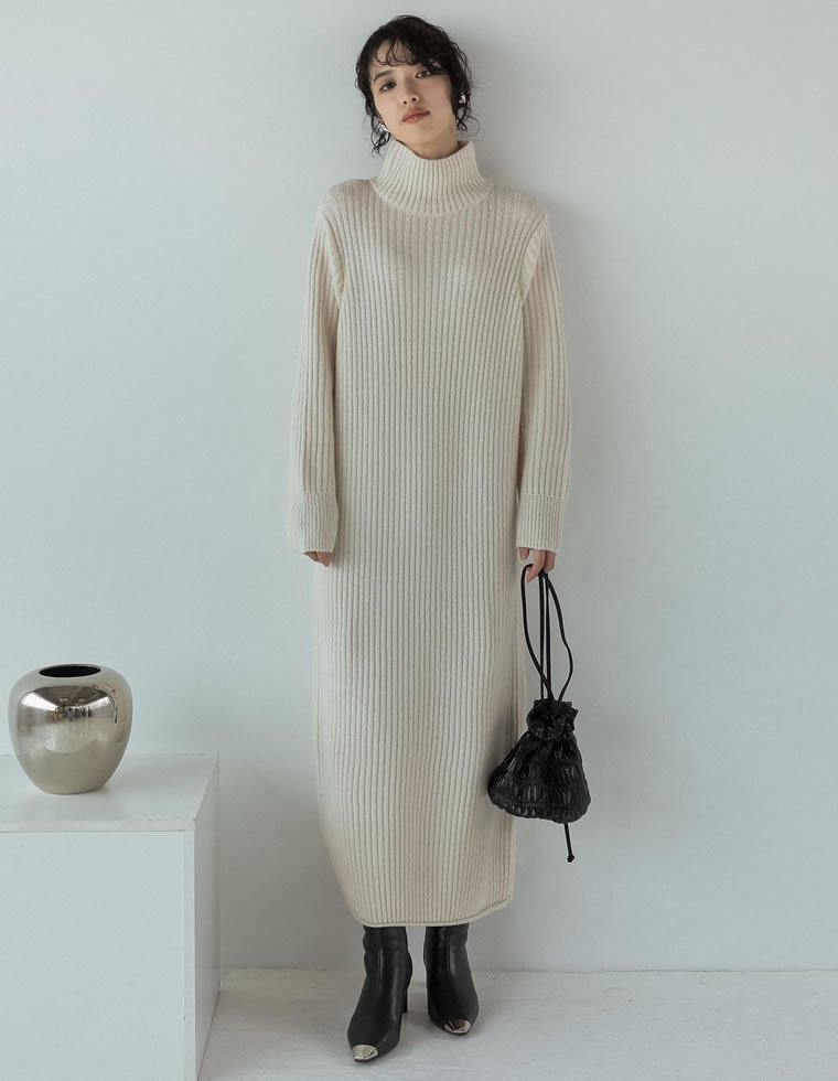 【リエディ/Re:EDIT】のブークレリブニットハイネックIラインマキシワンピース インテリア・キッズ・メンズ・レディースファッション・服の通販 founy(ファニー) ファッション Fashion レディースファッション Fashion for Women ワンピース Dresses マキシ丈ワンピース・ロングドレス Maxi Dresses / Long One-Pieces コンパクト Compact, Small Size スリット Slit, Slit Detail バランス Balance, Style Balance フェミニン Feminine, Girly 楽ちん Easy Fit, Comfortable アイボリー|ID: prp329100004799887 ipo3291000000034824336