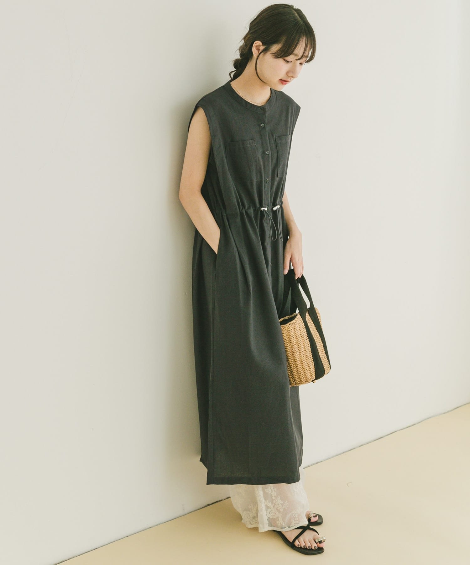 【アイテムズアーバンリサーチ/ITEMS URBAN RESEARCH】のウエストドロストノースリワンピース インテリア・キッズ・メンズ・レディースファッション・服の通販 founy(ファニー) 　ファッション　Fashion　レディースファッション　Fashion for Women　ワンピース　Dresses　2025年　2025　2025春夏・S/S　Spring/Summer 2025 SS25　ドローコード　Drawcord, Drawstring Cord　ノースリーブ　Sleeveless, No-Sleeve　夏　Summer　旅行　Travel　S/S・春夏　SS, Spring/Summer, Warm Season　NVY|ID: prp329100004799889 ipo3291000000034907829