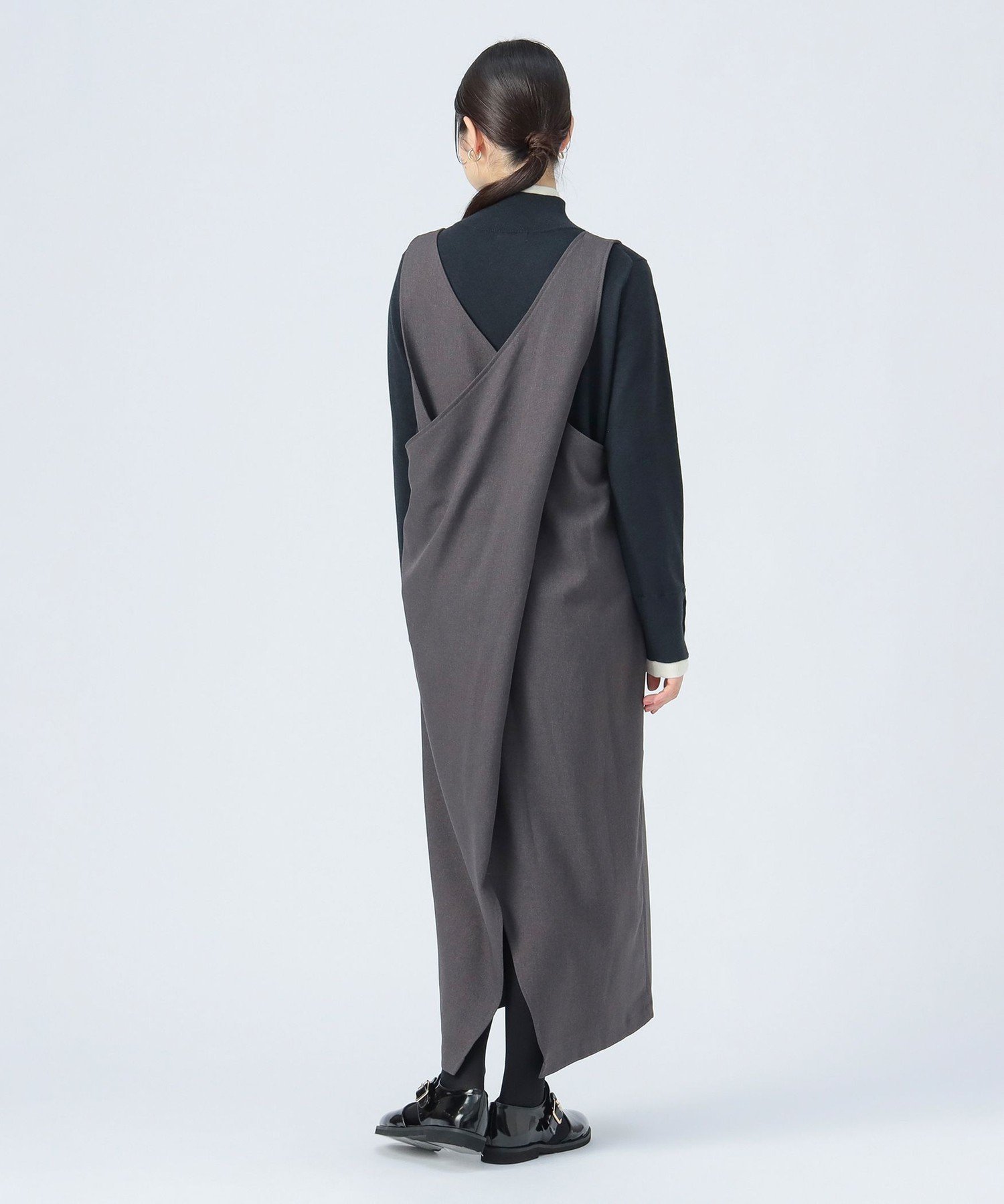 【ビームス ハート/BEAMS HEART】のバック ツイスト ジャンパースカート 25AW ワンピース 春まで着られる セール インテリア・キッズ・メンズ・レディースファッション・服の通販 founy(ファニー) 　ファッション　Fashion　レディースファッション　Fashion for Women　スカート　Skirts　インナー　Innerwear　春　Spring　カットソー　Cut and Sewn Top　シンプル　Simple, Minimal　ストレート　Straight, Straight Cut　タートルネック　Turtleneck, High Neck　ツイスト　Tweed, Tweed Fabric　人気　Popular, Best Seller　ロング　Long, Long-Length　おすすめ　Recommended / Our Picks　エレガント 上品　Elegant　2025年　2025　2025-2026秋冬・A/W　Autumn/Winter 2025–26 AW25–26　CHARCOAL|ID: prp329100004799988 ipo3291000000036334203