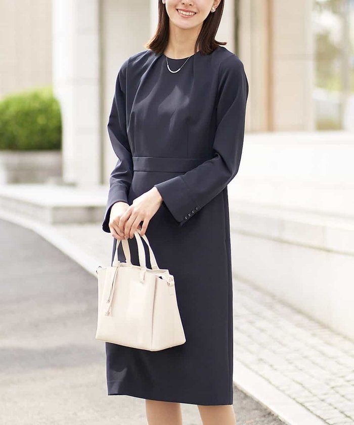 【アー ヴェー ヴェー/a.v.v】の【洗える/イージーケア】ダブルクロスIラインワンピース インテリア・キッズ・メンズ・レディースファッション・服の通販 founy(ファニー) https://founy.com/ ファッション Fashion レディースファッション Fashion for Women ワンピース Dresses 洗える Machine Washable カーディガン Cardigan, Knitwear 切替 Switching, Contrast Panel ジャケット Jacket, Outerwear ストレッチ Stretch, Stretchy Fabric セットアップ Set-Up, Coordinated Outfit ダブル Double, Double-Breasted フォーマル Formal, Dressy フレア Flare, Flared マーメイド Mermaid, Fishtail Silhouette ワイド Wide, Wide Fit 再入荷 Restock / Back in Stock エレガント 上品 Elegant セレモニー Ceremony 入学式 Entrance Ceremony 卒業式 Graduation Ceremony ビジネス 仕事 通勤 Business / Work / Commuting |ID: prp329100004799994 ipo3291000000035246860