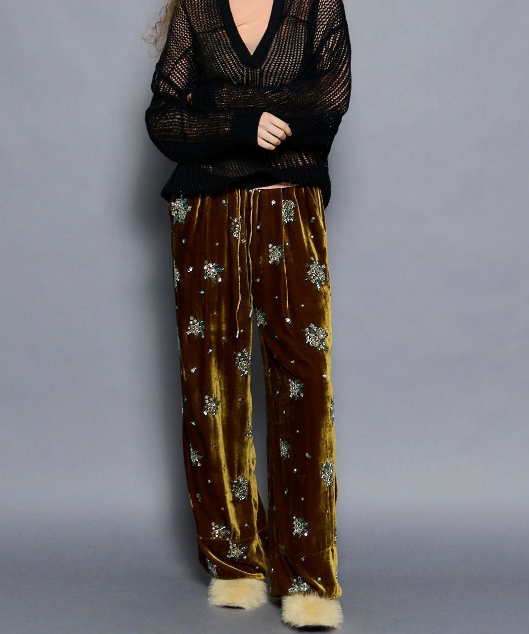 【メゾンスペシャル/MAISON SPECIAL】のBeads Flower Embroidery Velor Pants 人気、トレンドファッション・服の通販 founy(ファニー) 　ファッション　Fashion　レディースファッション　Fashion for Women　パンツ　Pants & Trousers　スペシャル　Special, Limited Edition　ドレープ　Drape, Draping Fabric　フラワー　Flower, Floral　ベロア　Velour, Soft Velvet　 other-1|ID: prp329100004800401 ipo3291000000035214933