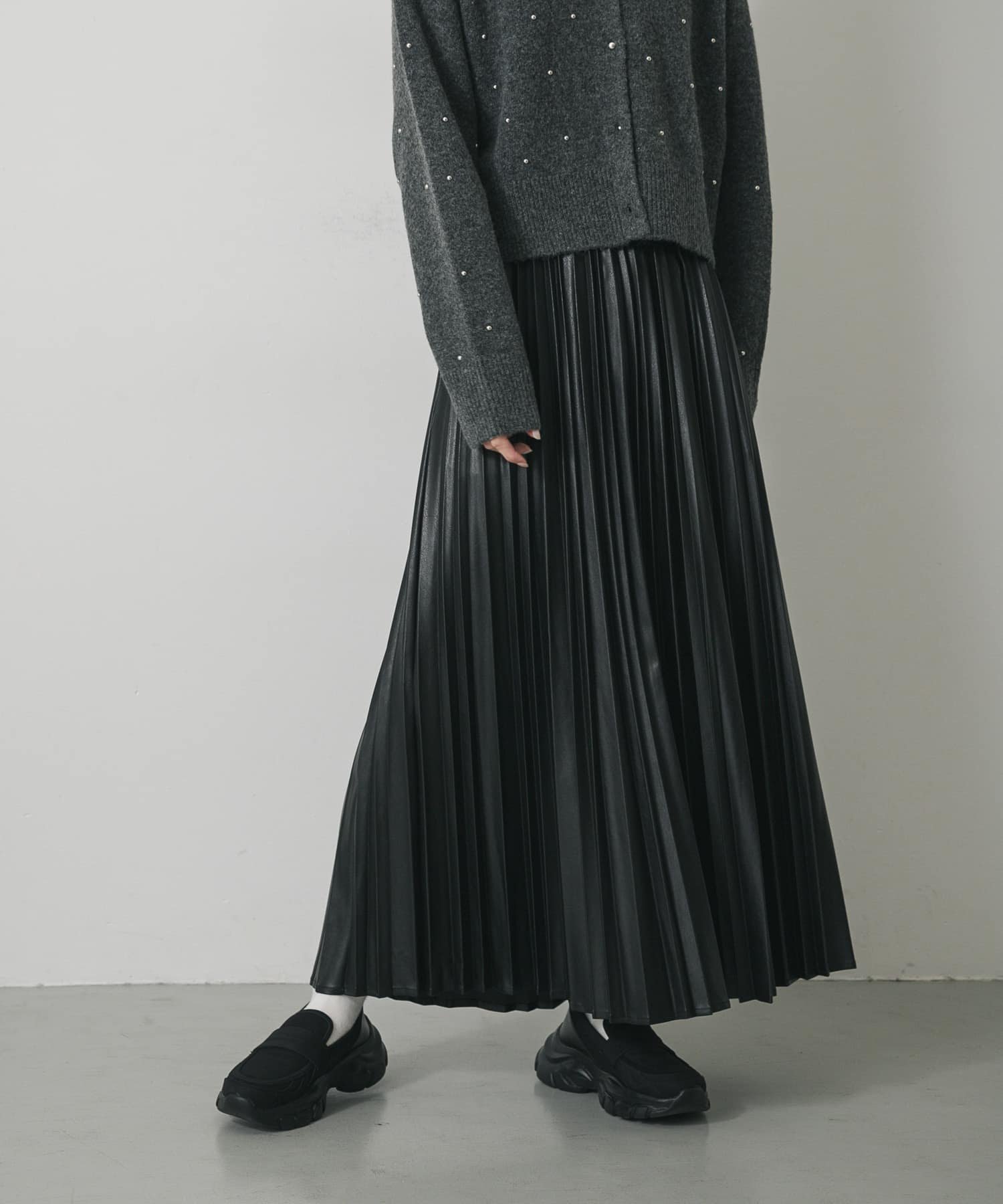 【センスオブプレイス/SENSE OF PLACE by URBAN RESEARCH】のFLプリーツスカート インテリア・キッズ・メンズ・レディースファッション・服の通販 founy(ファニー) 　ファッション　Fashion　レディースファッション　Fashion for Women　スカート　Skirts　プリーツスカート / 上品フェミニンスタイル　Pleated Skirts　2025年　2025　2025-2026秋冬・A/W　Autumn/Winter 2025–26 AW25–26　冬　Winter / This Winter　シンプル　Simple, Minimal　スウェット / スエット　Sweatshirt, Sweatwear　トレンド　Trend, Trending Now　フェイクレザー　Faux Leather, PU Leather　プリーツ　Pleats, Pleated　リラックス　Relax, Relaxed Fit　エレガント 上品　Elegant　A/W・秋冬　Autumn/Winter　ブラック|ID: prp329100004800454 ipo3291000000034828540