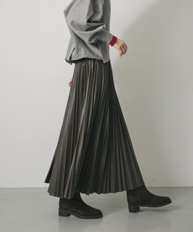 【センスオブプレイス/SENSE OF PLACE by URBAN RESEARCH】のFLプリーツスカート 人気、トレンドファッション・服の通販 founy(ファニー) ファッション Fashion レディースファッション Fashion for Women スカート Skirts プリーツスカート / 上品フェミニンスタイル Pleated Skirts 2025年 2025 2025-2026秋冬・A/W Autumn/Winter 2025–26 AW25–26 冬 Winter / This Winter シンプル Simple, Minimal スウェット / スエット Sweatshirt, Sweatwear トレンド Trend, Trending Now フェイクレザー Faux Leather, PU Leather プリーツ Pleats, Pleated リラックス Relax, Relaxed Fit エレガント 上品 Elegant A/W・秋冬 Autumn/Winter |ID:prp329100004800454