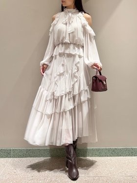 【スナイデル/SNIDEL】のラッフルフリルティアードスカート 人気、トレンドファッション・服の通販 founy(ファニー) ファッション Fashion レディースファッション Fashion for Women スカート Skirts ティアードスカート Tiered Skirts ウェーブ Wavy Pattern オーガンジー Organza Fabric 今季 This Season, Current Season シアー Sheer, See-Through シフォン Chiffon, Lightweight Fabric シャーリング Shirring, Ruched シルバー Silver, Metallic Silver ストレート Straight, Straight Cut セットアップ Set-Up, Coordinated Outfit ティアード Tiered, Tiered Style ティアードスカート Tiered Skirt, Flounced Skirt トレンド Trend, Trending Now 定番 Standard, Basic Item 人気 Popular, Best Seller フィット Fit, Slim Fit フェミニン Feminine, Girly フラワー Flower, Floral フロント Front, Front Design プリント Print, Printed Pattern 無地 Plain, Solid Color ロング Long, Long-Length おすすめ Recommended / Our Picks |ID:prp329100004800461