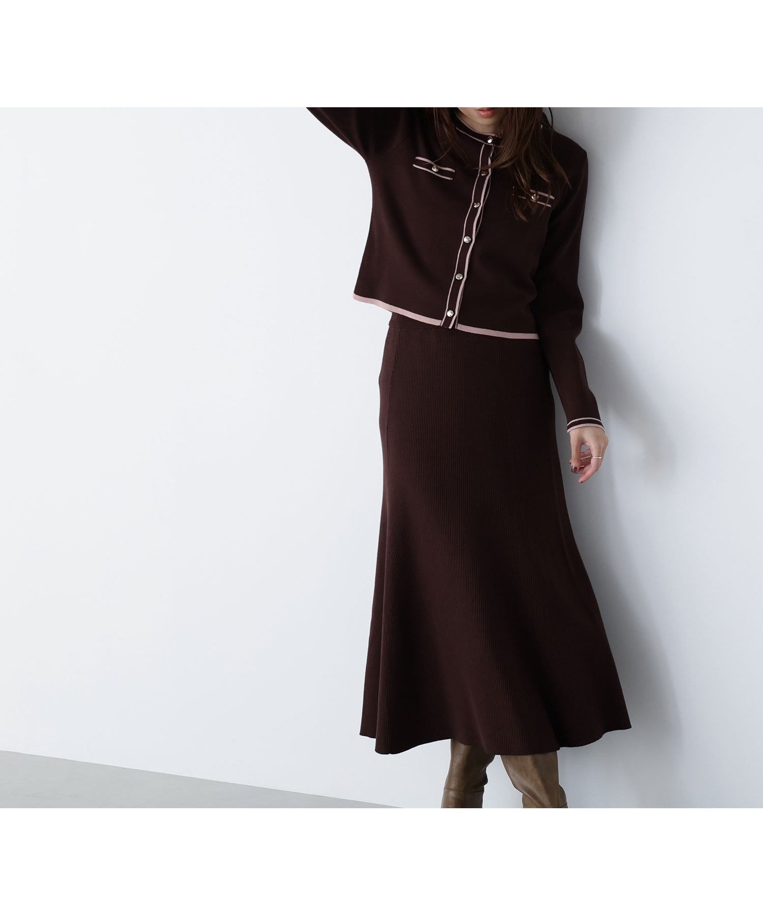 【ナチュラル ビューティー ベーシック/NATURAL BEAUTY BASIC】のバイカラーニットカーデ スカート インテリア・キッズ・メンズ・レディースファッション・服の通販 founy(ファニー) 　ファッション　Fashion　レディースファッション　Fashion for Women　スカート　Skirts　カーディガン　Cardigan, Knitwear　ダブル　Double, Double-Breasted　フレア　Flare, Flared　エレガント 上品　Elegant　ブラウン×ピンク2|ID: prp329100004800501 ipo3291000000034935584