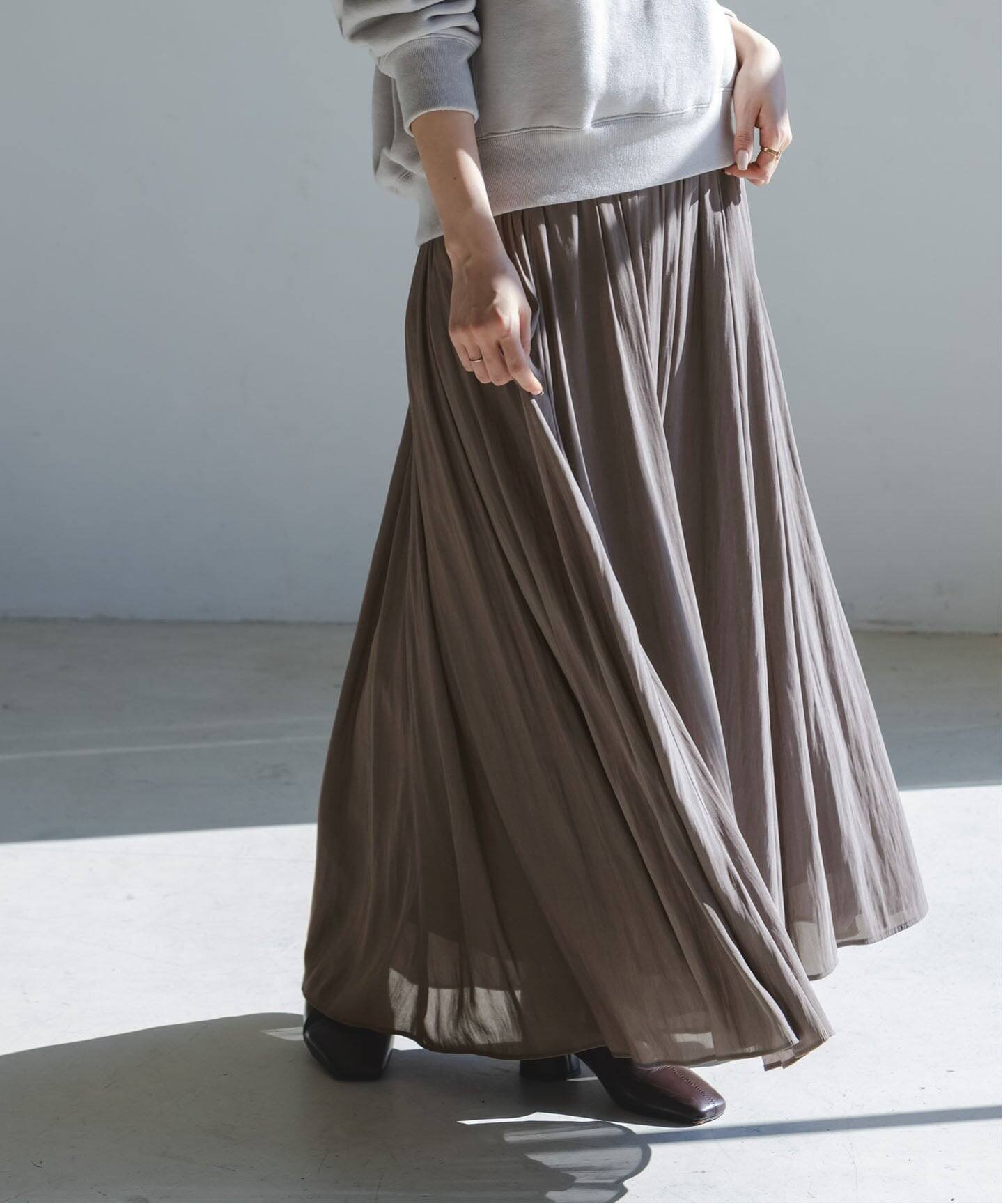 【ノーブル / スピック&スパン/NOBLE / Spick & Span】の割線シフォンギャザースカート インテリア・キッズ・メンズ・レディースファッション・服の通販 founy(ファニー) 　ファッション　Fashion　レディースファッション　Fashion for Women　スカート　Skirts　エレガント 上品　Elegant　シャーリング　Shirring, Ruched　A/W・秋冬　Autumn/Winter　グレー|ID: prp329100004800600 ipo3291000000035072061