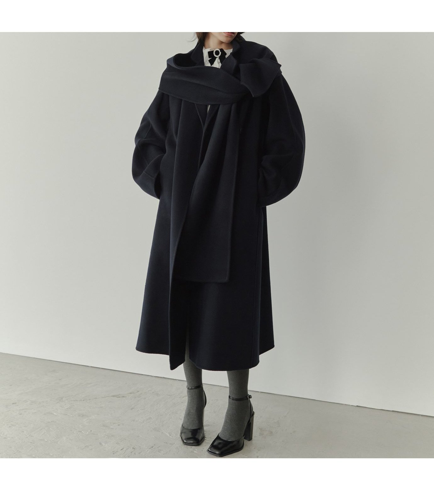 【ルシェル ブルー/LE CIEL BLEU】のダブルフェイスラップコート/Double Face Wrap Coat Matching Scarf インテリア・キッズ・メンズ・レディースファッション・服の通販 founy(ファニー) 　ファッション　Fashion　レディースファッション　Fashion for Women　アウター　Coat / Outerwear Collection　コート・ロングコート・ピーコート　Long Coats, Peacoats & More　エレガント 上品　Elegant　クール　Cool, Chic　スカーフ　Scarf, Neckwear　スタンド　Stand Collar, Upright Stand　トレンチ　Trench, Trench Coat　マフラー　Scarf, Muffler　ミックス　Mix, Mixed Style　ラップ　Wrap, Wrap Design　リボン　Ribbon, Bow　ネイビー|ID: prp329100004800615 ipo3291000000034963503