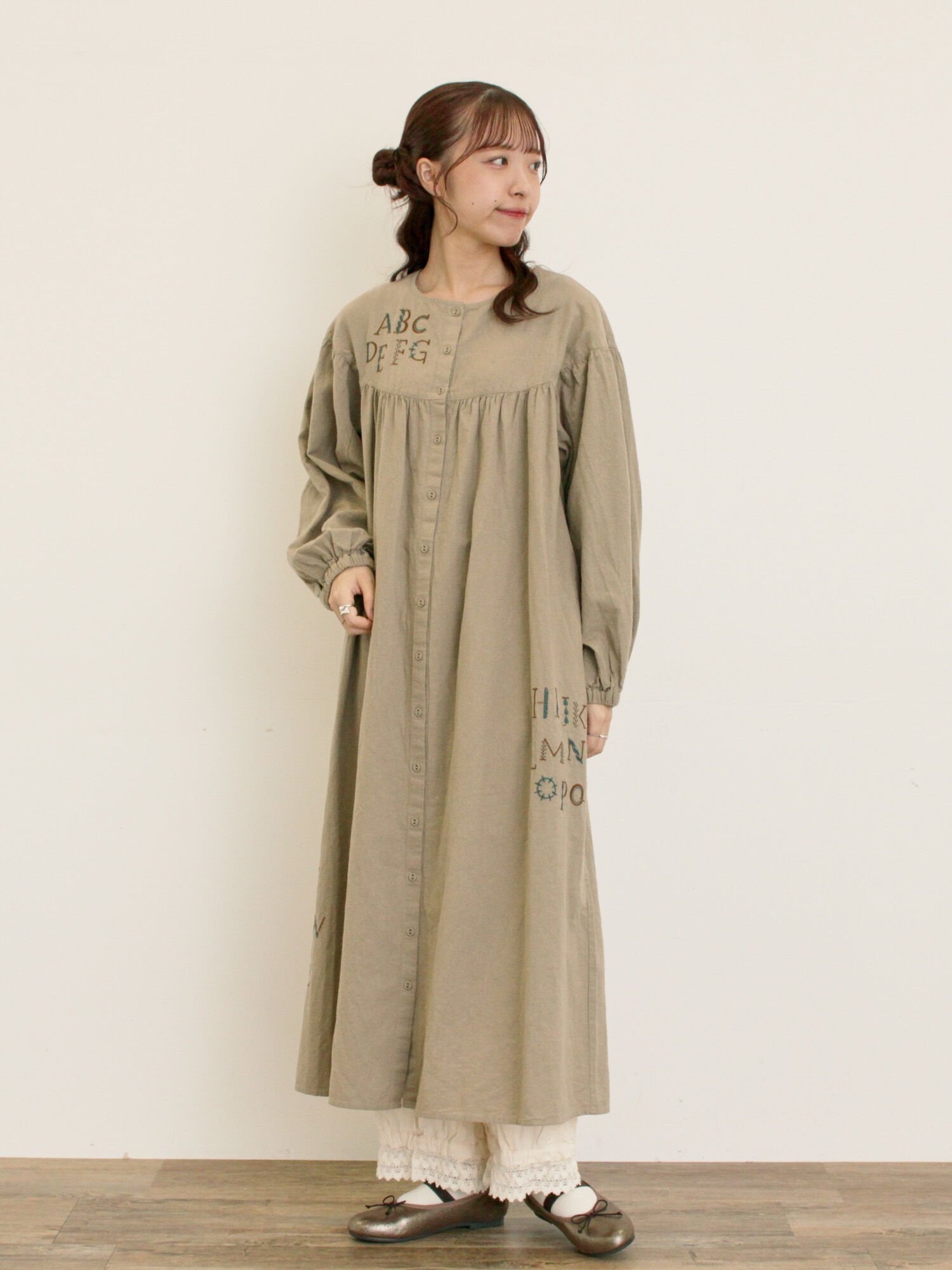 【サマンサモスモス/Samansa Mos2】の【マカベアリス*Samansa Mos2】刺繍ワンピース《S/Mサイズ》 人気、トレンドファッション・服の通販 founy(ファニー) ファッション Fashion レディースファッション Fashion for Women ワンピース Dresses モチーフ Motif, Design Theme ランダム Random, Irregular レース Lace, Lace Fabric other-1|ID: prp329100004800673 ipo3291000000034830086