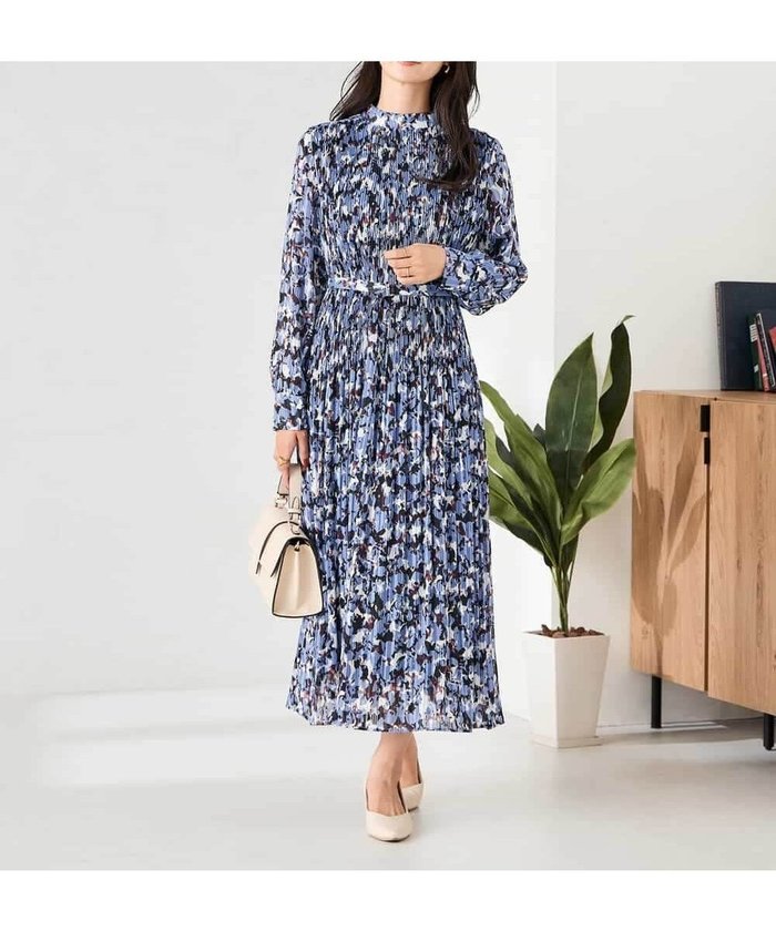 【アー ヴェー ヴェー/a.v.v】のランダムプリーツワンピース インテリア・キッズ・メンズ・レディースファッション・服の通販 founy(ファニー) https://founy.com/ ファッション Fashion レディースファッション Fashion for Women ワンピース Dresses カーディガン Cardigan, Knitwear ジャケット Jacket, Outerwear 定番 Standard, Basic Item プリーツ Pleats, Pleated 再入荷 Restock / Back in Stock おすすめ Recommended / Our Picks エレガント 上品 Elegant セレモニー Ceremony 二次会 After Party |ID: prp329100004800677 ipo3291000000035144454