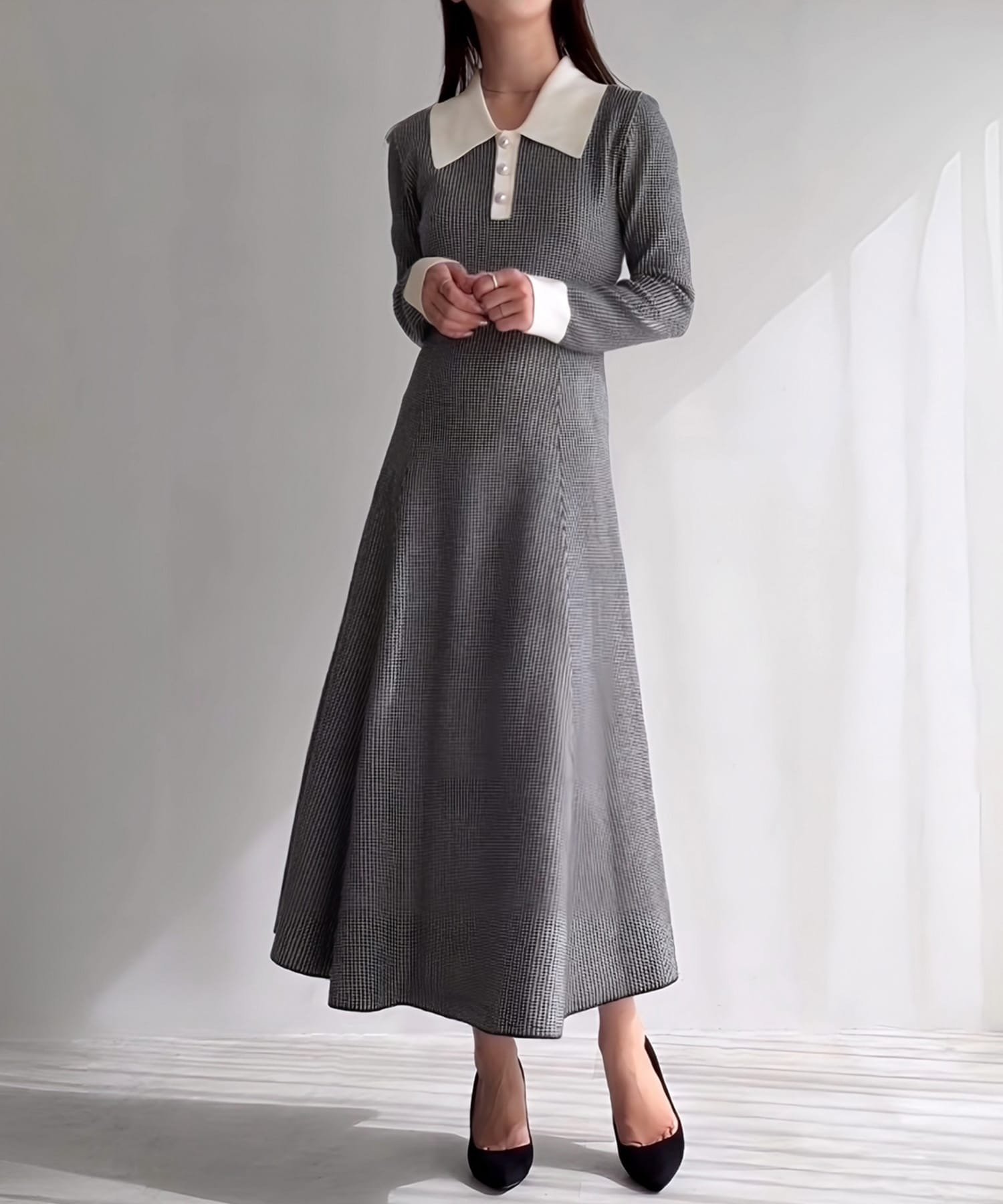 【ジュノア/JUNOAH】の千鳥チェックビジュー釦ニットワンピース インテリア・キッズ・メンズ・レディースファッション・服の通販 founy(ファニー) 　ファッション　Fashion　レディースファッション　Fashion for Women　ワンピース　Dresses　ニットワンピース　Knit Dresses　ホワイト|ID: prp329100004800689 ipo3291000000034907443