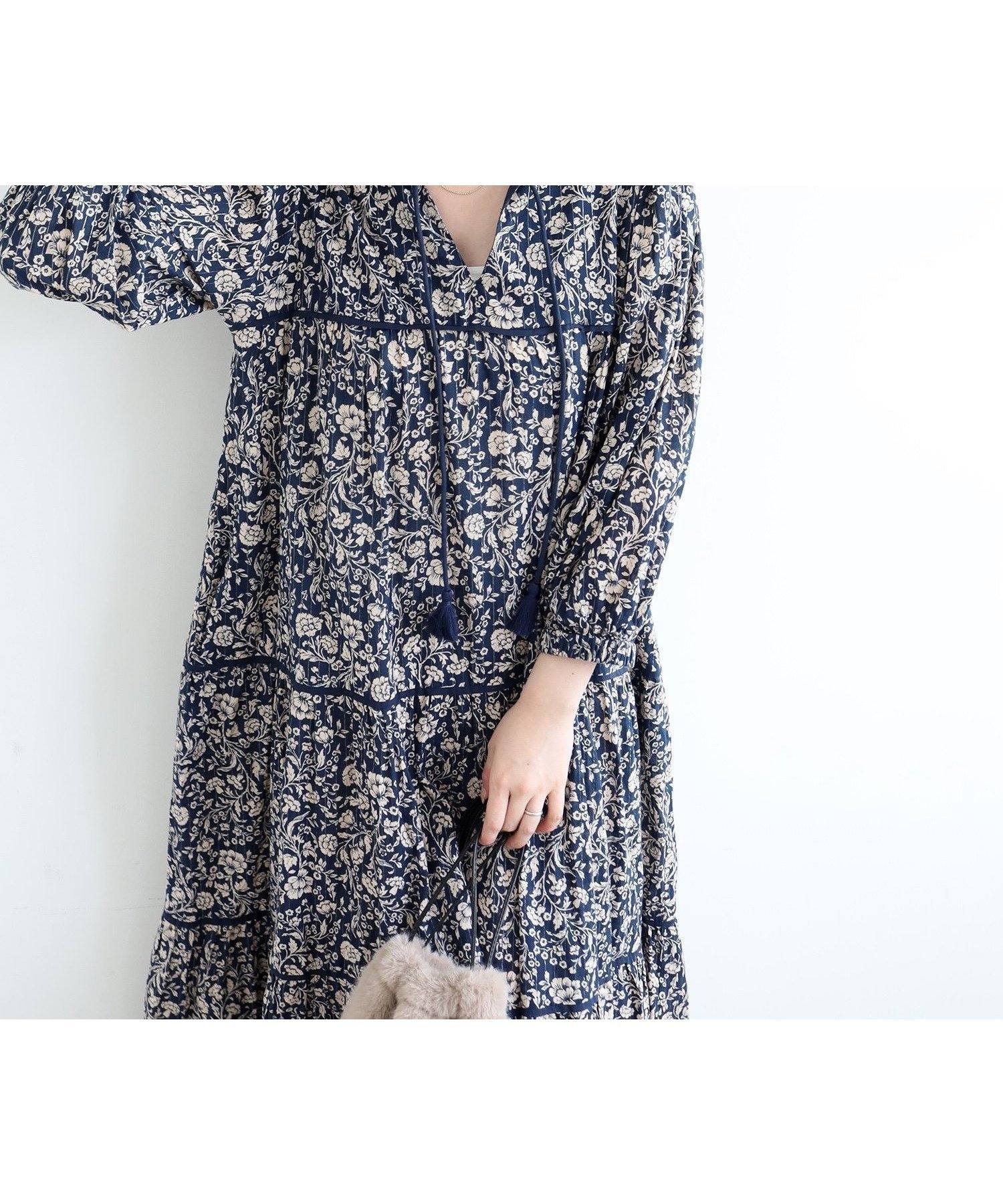 【ルクールブラン/le.coeur blanc】の《手洗い可能》Fanaka別注フラワー×ストライプワンピース 人気、トレンドファッション・服の通販 founy(ファニー) ファッション Fashion レディースファッション Fashion for Women ワンピース Dresses おすすめ Recommended / Our Picks インド Indian Textile インナー Innerwear カーディガン Cardigan, Knitwear ストライプ Stripe, Striped Pattern タッセル Tassel, Fringe ティアードワンピース Tiered Dress, Flared Dress トレンド Trend, Trending Now ハイネック High Neck, Mock Neck フラワー Flower, Floral プリント Print, Printed Pattern リラックス Relax, Relaxed Fit ヴィンテージ Vintage Style 別注 Limited Edition, Custom Order A/W・秋冬 Autumn/Winter other-1|ID: prp329100004800699 ipo3291000000034830341