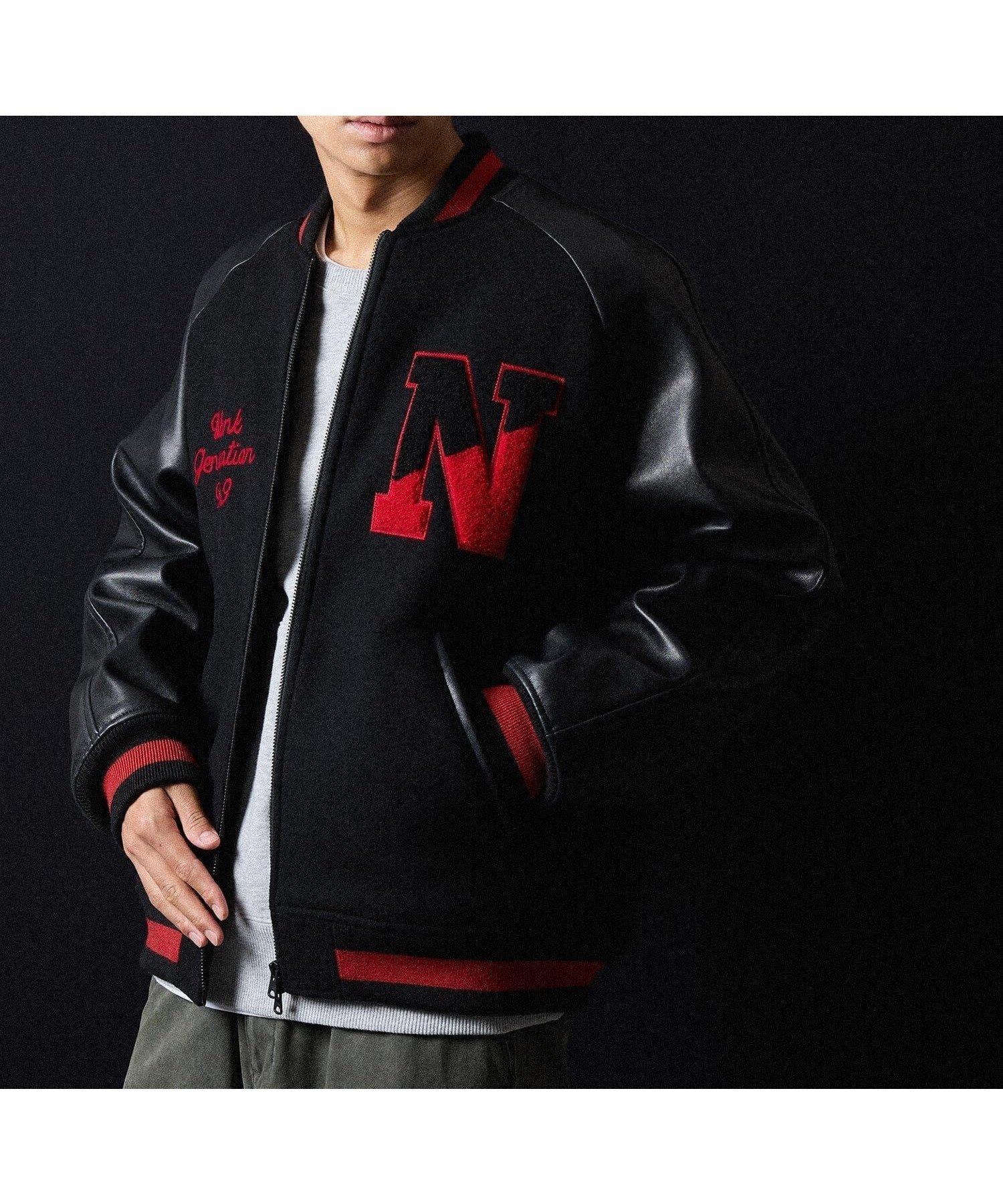 【ナンバー/Number】のRAGLAN SLEEVE ZIPPER STADIUM JACKET インテリア・キッズ・メンズ・レディースファッション・服の通販 founy(ファニー) ファッション Fashion レディースファッション Fashion for Women アウター Coat / Outerwear Collection レディースジャケット・軽アウター Jackets インナー Innerwear キルティング Quilted, Quilting スウェット / スエット Sweatshirt, Sweatwear スラックス Slacks, Dress Pants スリーブ Sleeve, Long Sleeve / Short Sleeve ダウン Down, Puffer チェーン Chain, Chain Strap テーパード Tapered, Tapered Pants 定番 Standard, Basic Item 人気 Popular, Best Seller バランス Balance, Style Balance パターン Pattern, Design Print ビンテージ Vintage, Retro Style フェルト Felt, Felt Fabric フロント Front, Front Design ポケット Pocket, Pocket Detail ミリタリー Military, Army Style リアル Real, Realistic ワイド Wide, Wide Fit ワーク Workwear, Utility Style 冬 Winter / This Winter BLACK×RED|ID: prp329100004800700 ipo3291000000034881156