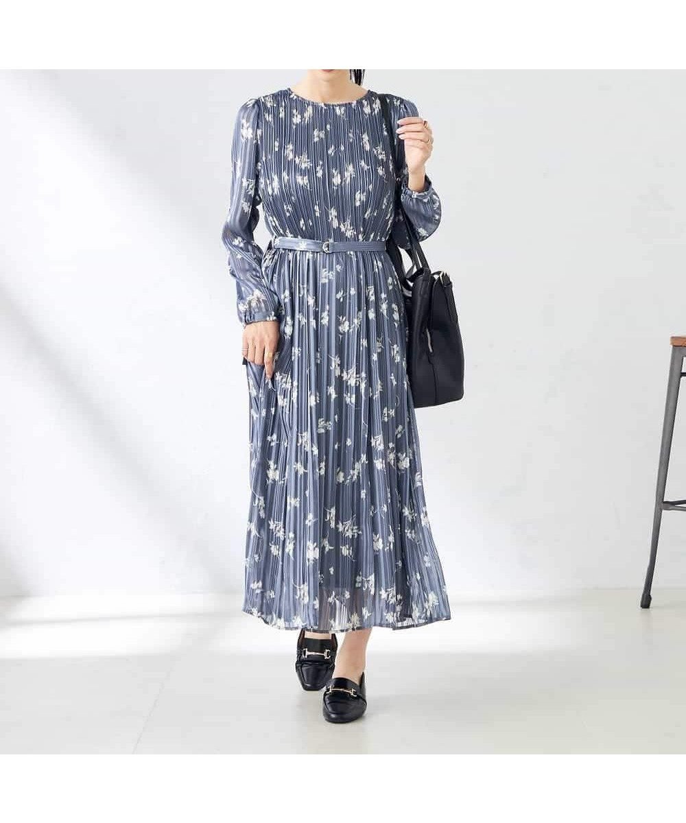 【アー ヴェー ヴェー/a.v.v】のランダムサテンプリーツワンピース 人気、トレンドファッション・服の通販 founy(ファニー) 　ファッション　Fashion　レディースファッション　Fashion for Women　ワンピース　Dresses　カーディガン　Cardigan, Knitwear　ジャケット　Jacket, Outerwear　定番　Standard, Basic Item　人気　Popular, Best Seller　プリーツ　Pleats, Pleated　再入荷　Restock / Back in Stock　おすすめ　Recommended / Our Picks　エレガント 上品　Elegant　セレモニー　Ceremony　二次会　After Party　 other-1|ID: prp329100004800776 ipo3291000000034978319