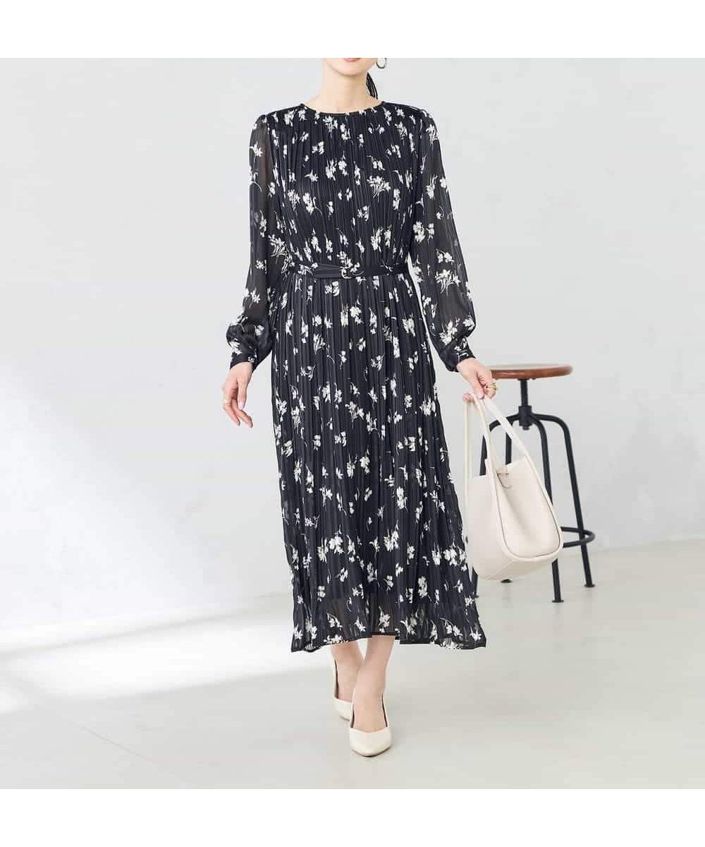 【アー ヴェー ヴェー/a.v.v】のランダムサテンプリーツワンピース インテリア・キッズ・メンズ・レディースファッション・服の通販 founy(ファニー) 　ファッション　Fashion　レディースファッション　Fashion for Women　ワンピース　Dresses　カーディガン　Cardigan, Knitwear　ジャケット　Jacket, Outerwear　定番　Standard, Basic Item　人気　Popular, Best Seller　プリーツ　Pleats, Pleated　再入荷　Restock / Back in Stock　おすすめ　Recommended / Our Picks　エレガント 上品　Elegant　セレモニー　Ceremony　二次会　After Party　ブラック|ID: prp329100004800776 ipo3291000000034978322