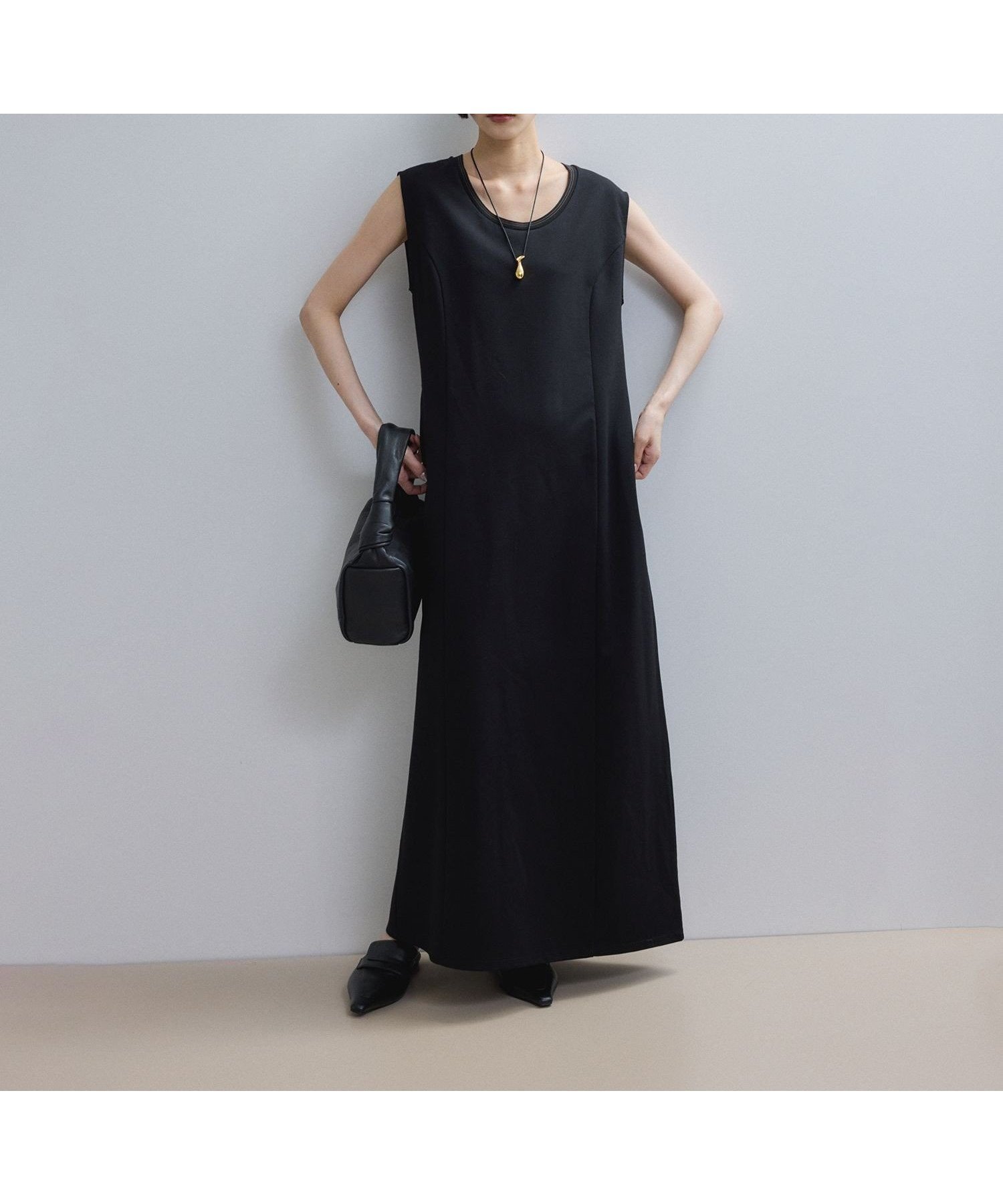 【アダム エ ロペ/ADAM ET ROPE'】の【WEB限定】バイカラーノースリーブワンピース インテリア・キッズ・メンズ・レディースファッション・服の通販 founy(ファニー) 　ファッション　Fashion　レディースファッション　Fashion for Women　ワンピース　Dresses　ウォッシャブル　Machine Washable　カーディガン　Cardigan, Knitwear　サンダル　Sandals, Summer Shoes　シンプル　Simple, Minimal　スニーカー　Sneakers, Trainers　ノースリーブ　Sleeveless, No-Sleeve　ポケット　Pocket, Pocket Detail　リラックス　Relax, Relaxed Fit　A/W・秋冬　Autumn/Winter　2026年　2026　ブラック(01)|ID: prp329100004800788 ipo3291000000034936658