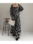 【フレイ アイディー/FRAY I.D】のオンブレチェックアシメヘムキャミドレス 人気、トレンドファッション・服の通販 founy(ファニー) ファッション Fashion レディースファッション Fashion for Women トップス・カットソー Cut & Sew Tops キャミソール&ノースリーブ Camisoles & Sleeveless Tops ワンピース Dresses フォーマル・パーティードレス・結婚式用ドレス Elegant & Casual Dresses イレギュラーヘム Irregular Hem 秋 Autumn カッティング Cutting Detail キャミソール Camisole, Spaghetti Strap Top グラデーション Gradient, Ombre シャーリング Shirring, Ruched スマート Smart, Elegant チェック Check, Plaid, Tartan トレンド Trend, Trending Now ドレープ Drape, Draping Fabric フリンジ Fringe, Tassel フレア Flare, Flared 別注 Limited Edition, Custom Order モノトーン Monotone, Black and White ランダム Random, Irregular エレガント 上品 Elegant thumbnail BLK[009]|ID: prp329100004800883 ipo3291000000035001945