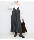 【スローブ イエナ/SLOBE IENA】のパウダリーサテンプリーツキャミワンピース 人気、トレンドファッション・服の通販 founy(ファニー) ファッション Fashion レディースファッション Fashion for Women ワンピース Dresses キャミソールワンピース Camisole Dresses 2025年 2025 2025-2026秋冬・A/W Autumn/Winter 2025–26 AW25–26 おすすめ Recommended / Our Picks サテン Satin, Glossy Fabric シャーリング Shirring, Ruched ジャケット Jacket, Outerwear スウェット / スエット Sweatshirt, Sweatwear バランス Balance, Style Balance ブルゾン Blouson, Bomber Jacket プリーツ Pleats, Pleated thumbnail ブラック A|ID: prp329100004800901 ipo3291000000035099300