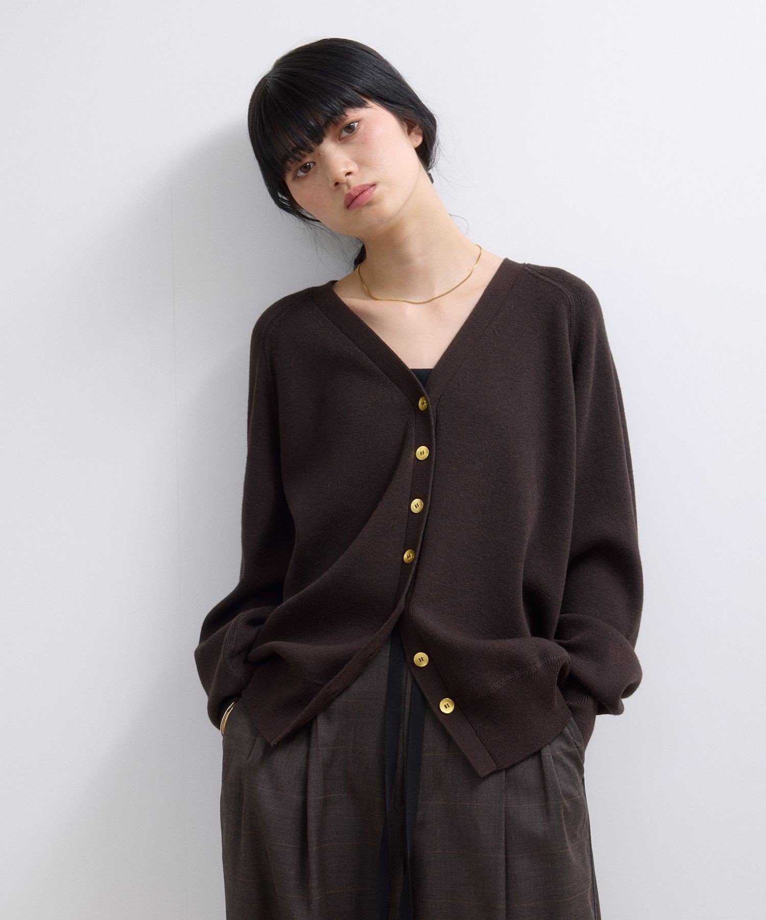 【アダム エ ロペ/ADAM ET ROPE'】の【WEB限定】カシミヤMIXメニーボタンカーディガン インテリア・キッズ・メンズ・レディースファッション・服の通販 founy(ファニー) 　ファッション　Fashion　レディースファッション　Fashion for Women　トップス・カットソー　Cut & Sew Tops　カーディガン・羽織り　Layered Style Cardigans　カーディガン　Cardigan, Knitwear　タイトスカート　Pencil Skirt, Tight Skirt　デニム　Denim, Jeans Material　フレア　Flare, Flared　ボトム　Bottoms, Lower Wear　ポケット　Pocket, Pocket Detail　リラックス　Relax, Relaxed Fit　ワイド　Wide, Wide Fit　A/W・秋冬　Autumn/Winter　おすすめ　Recommended / Our Picks　2026年　2026　ダークブラウン(20)|ID: prp329100004800933 ipo3291000000034832495