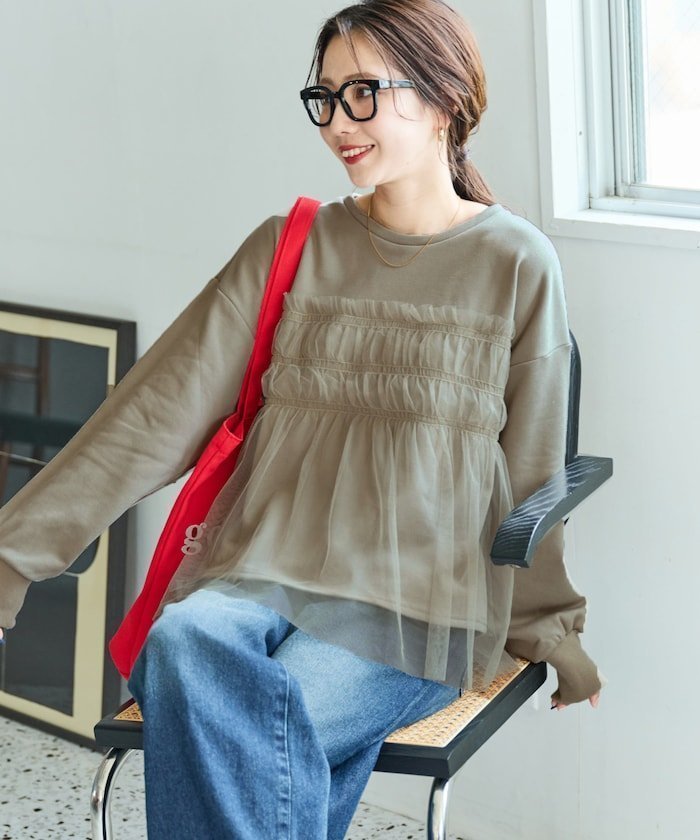 【フリークスストア/FREAK'S STORE】のチュール ギャザー 重ね スウェット【限定展開】 25AW インテリア・キッズ・メンズ・レディースファッション・服の通販 founy(ファニー) 　ファッション　Fashion　レディースファッション　Fashion for Women　トップス・カットソー　Cut & Sew Tops　レディースパーカー・カジュアルフーディー　Casual Hoodies & Sweatshirts　スウェット・クルーネックトップス　Sweatshirts & Crewnecks / Relaxed Fit Sweat Tops　2025年　2025　2025-2026秋冬・A/W　Autumn/Winter 2025–26 AW25–26　冬　Winter / This Winter　ギャザー　Gathered, Ruffled　スウェット / スエット　Sweatshirt, Sweatwear　チュール　Tulip, Tulip Motif　バランス　Balance, Style Balance　フェミニン　Feminine, Girly　フロント　Front, Front Design　ボトム　Bottoms, Lower Wear　人気　Popular, Best Seller　A/W・秋冬　Autumn/Winter　ベージュ×ベージュ|ID: prp329100004800969 ipo3291000000034985939