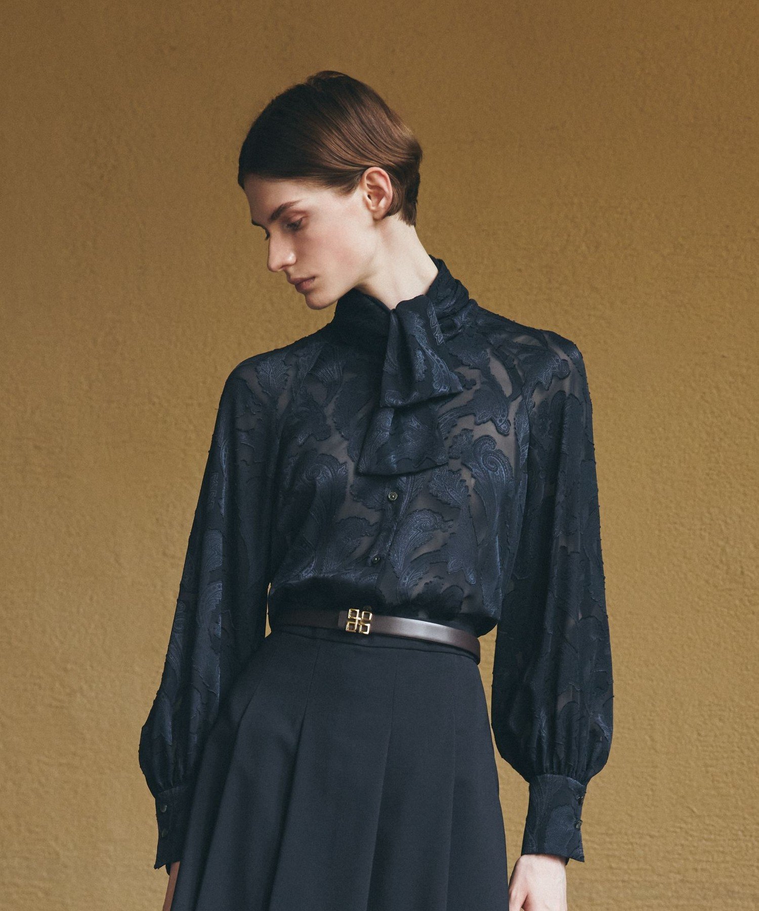 【ポール スチュアート/Paul Stuart】の【eclat掲載】【ウォッシャブル】シフォンカットジャカード ブラウス インテリア・キッズ・メンズ・レディースファッション・服の通販 founy(ファニー) 雑誌掲載アイテム Magazine Picks & Fashion Features ファッション雑誌 Fashion Magazines エクラ eclat ファッション Fashion レディースファッション Fashion for Women トップス・カットソー Cut & Sew Tops シャツ・ブラウス・オフィスカジュアル Elegant Blouses & Button-Ups インナー Innerwear ウォッシャブル Machine Washable エレガント 上品 Elegant カットジャガード Cut Jacquard シアー Sheer, See-Through シフォン Chiffon, Lightweight Fabric ジャカード/ジャガード Jacquard, Woven Pattern ジャケット Jacket, Outerwear ジョーゼット Georgette, Semi-Sheer Fabric ペイズリー Paisley, Ethnic Pattern ラグジュアリー Luxury, Elegant リボン Ribbon, Bow 雑誌 Magazine, Fashion Magazine ネイビー|ID: prp329100004800996 ipo3291000000034832999