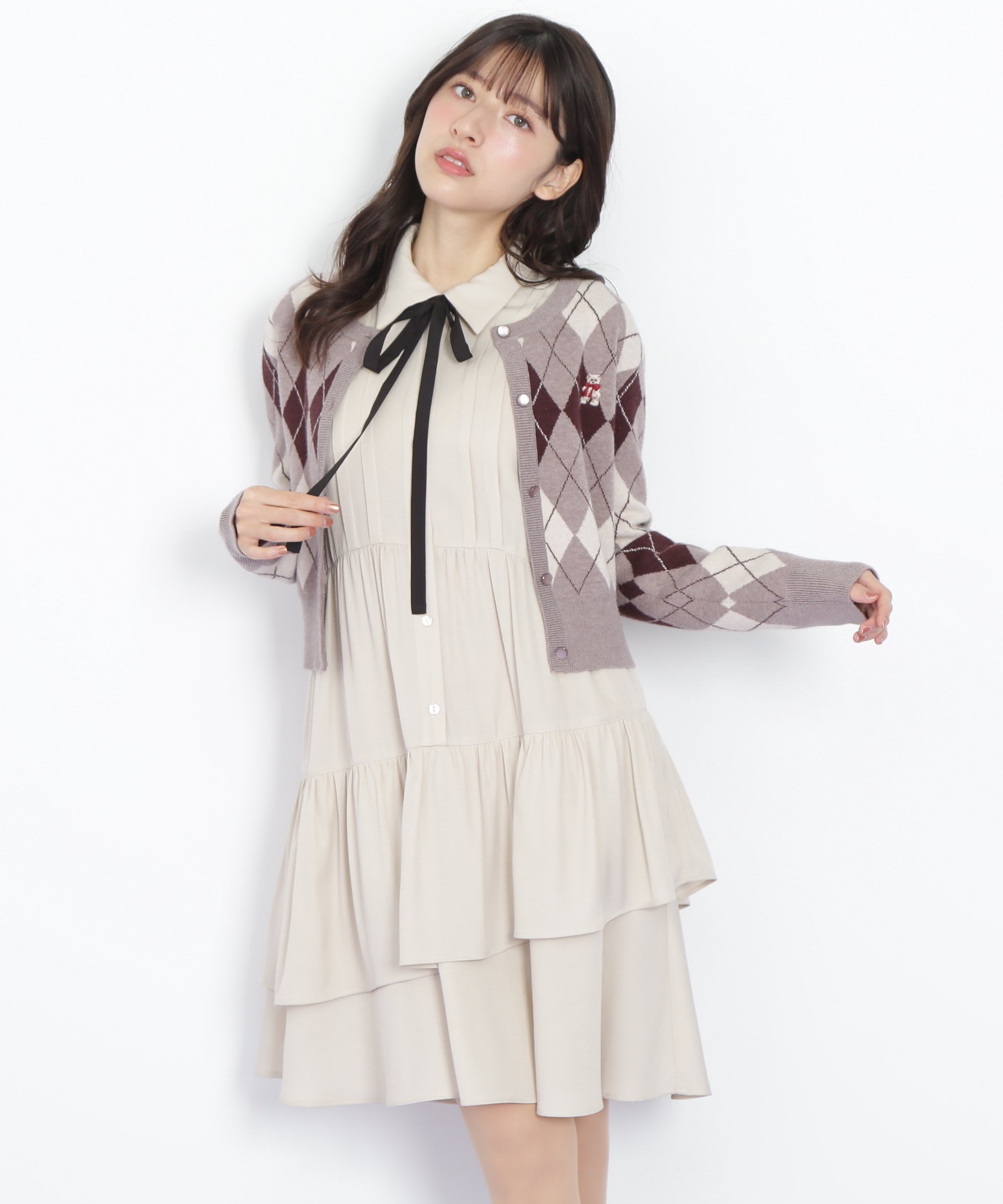 【ジルバイジルスチュアート/JILL by JILLSTUART】のティアードミニシャツワンピース インテリア・キッズ・メンズ・レディースファッション・服の通販 founy(ファニー) 　ファッション　Fashion　レディースファッション　Fashion for Women　ワンピース　Dresses　シャツワンピース / 1枚で着映えコーデ　Shirt Dresses　シャンブレー　Chambray, Denim-Like Fabric　スウェット / スエット　Sweatshirt, Sweatwear　スマート　Smart, Elegant　デニム　Denim, Jeans Material　トレンド　Trend, Trending Now　ベスト　Vest, Waistcoat　エクリュ|ID: prp329100004801017 ipo3291000000035168613