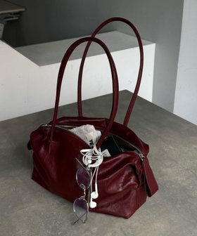 【イア パピヨネ/ear PAPILLONNER】のロングハンドルボストンバッグ 人気、トレンドファッション・服の通販 founy(ファニー) ファッション Fashion レディースファッション Fashion for Women バッグ Bags おすすめ Recommended / Our Picks セレモニー Ceremony トレンド Trend, Trending Now フィット Fit, Slim Fit フォルム Silhouette, Form ボストンバッグ Boston Bag, Retro Bag ポケット Pocket, Pocket Detail マグネット Magnet, Magnetic Closure ロング Long, Long-Length エレガント 上品 Elegant 人気 Popular, Best Seller 軽量 Lightweight, Ultra Light |ID:prp329100004801027